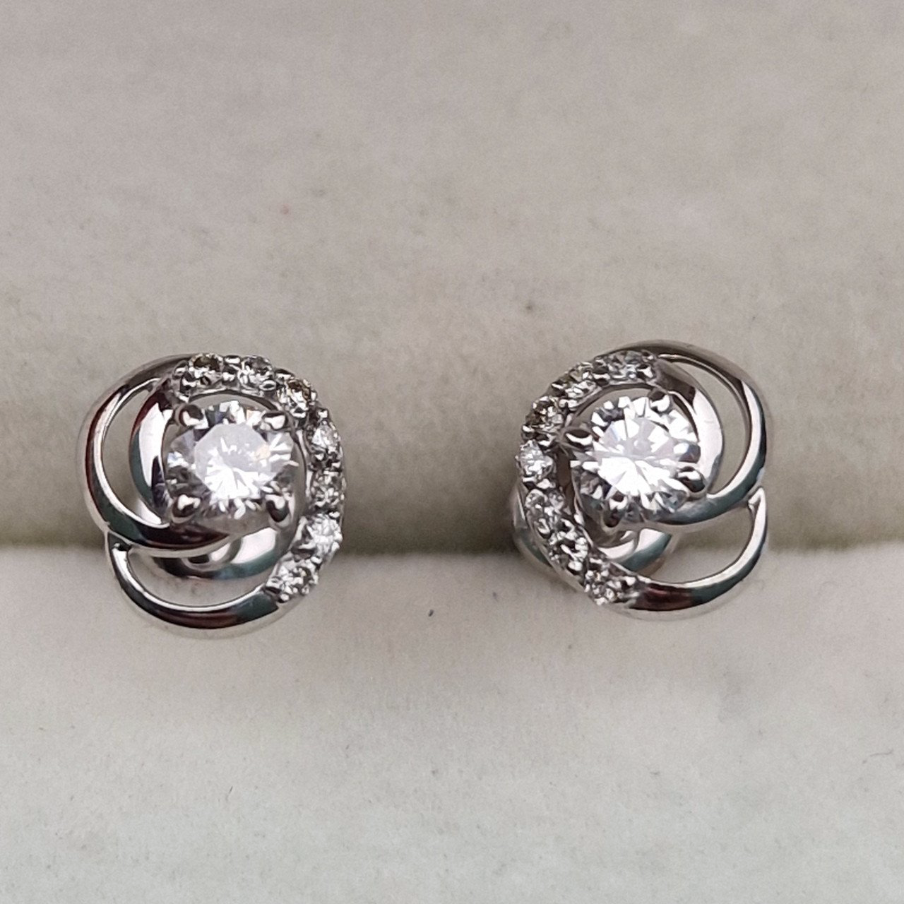Серьги Deimantas 101934262 1,22гр 0,287ct. купить,NaN