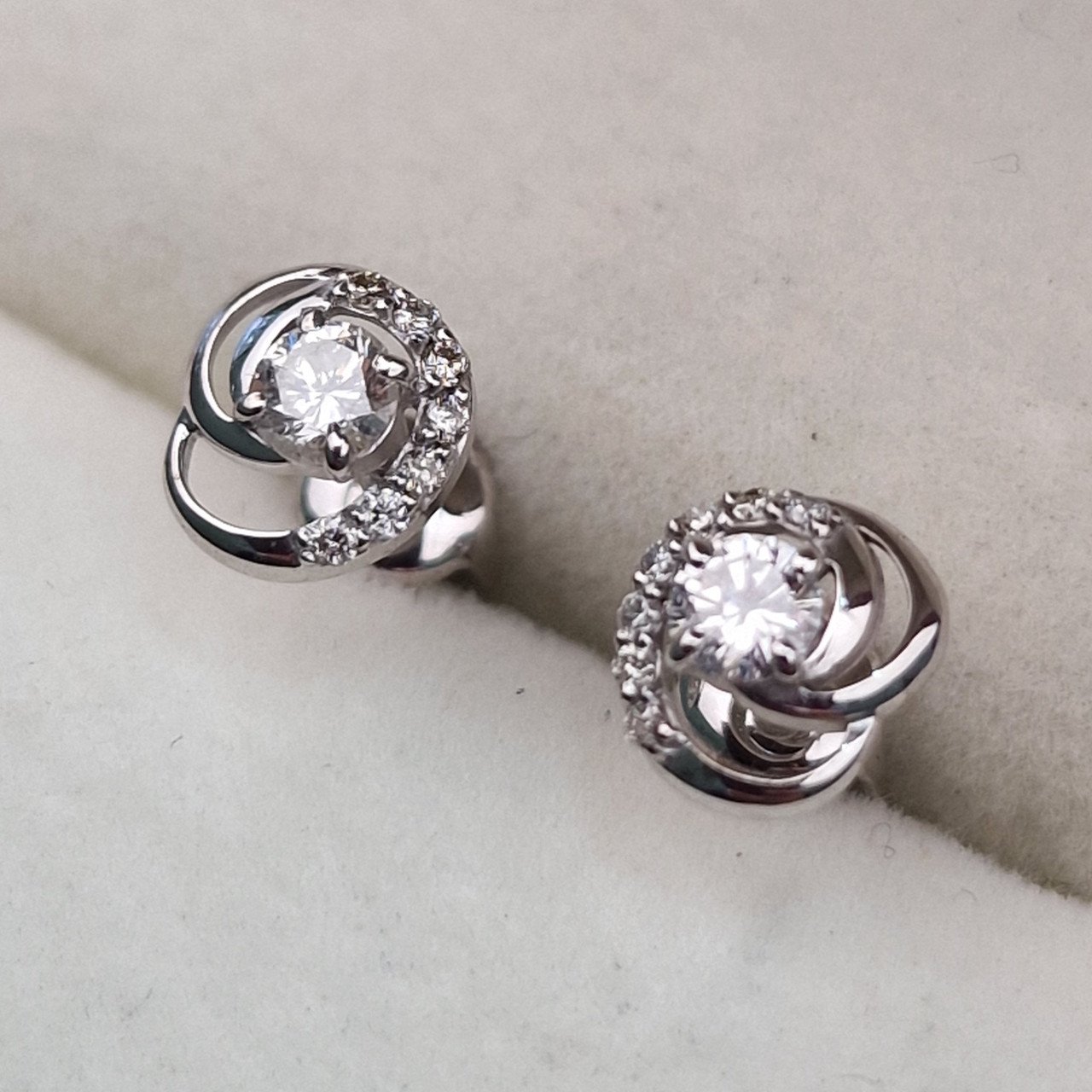 Серьги Deimantas 101934262 1,22гр 0,287ct. купить,NaN