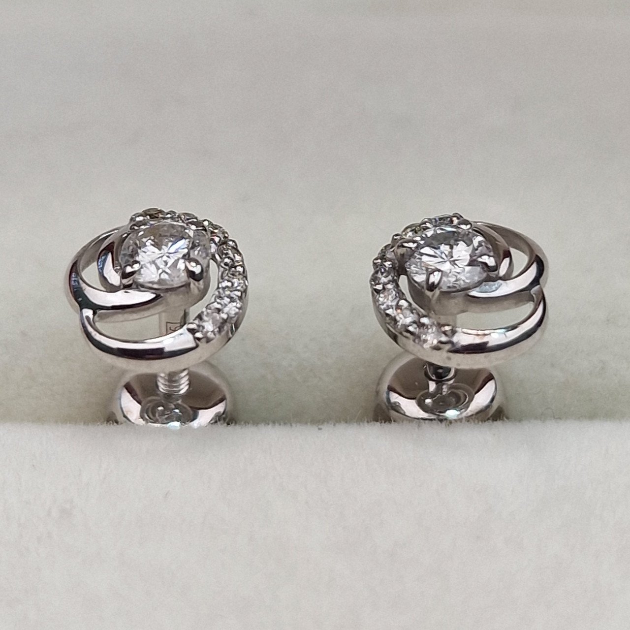 Серьги Deimantas 101934262 1,22гр 0,287ct. купить,NaN