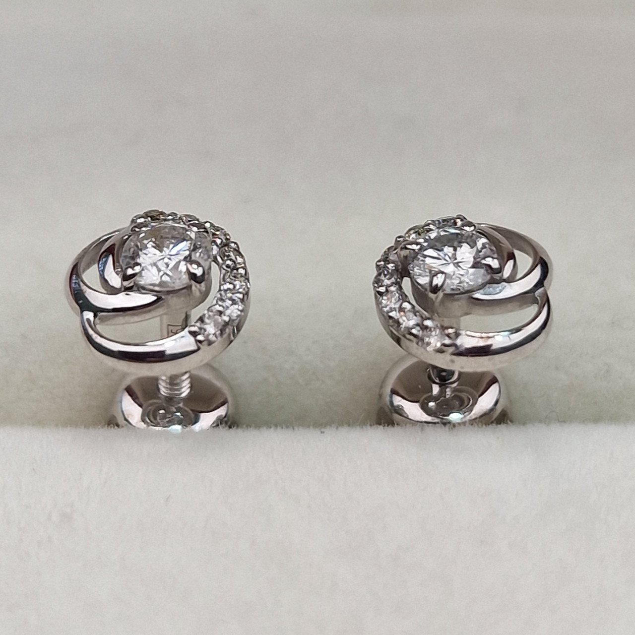 Серьги Deimantas 101934262 1,22гр 0,287ct. купить,NaN