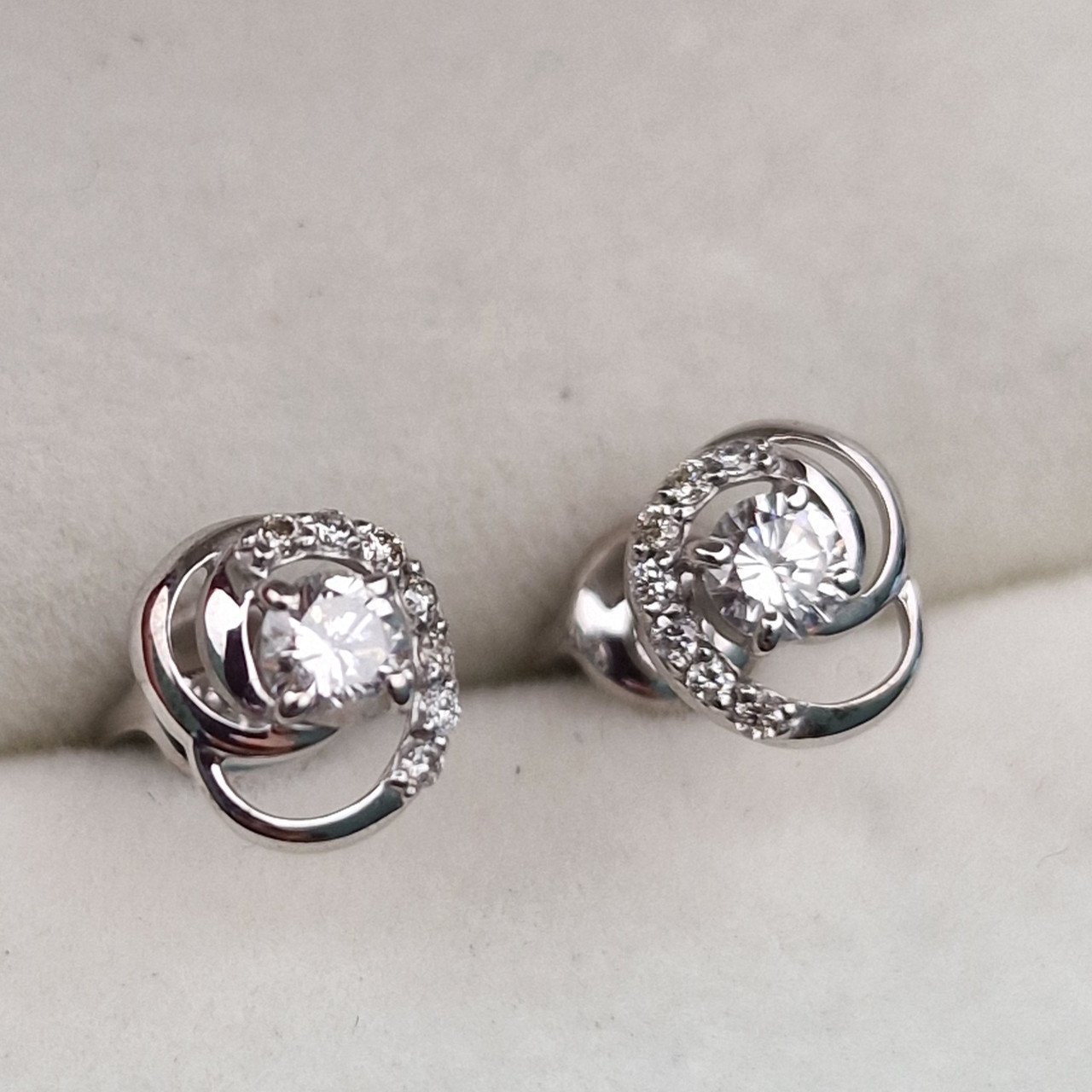 Серьги Deimantas 101934262 1,22гр 0,287ct. купить,NaN