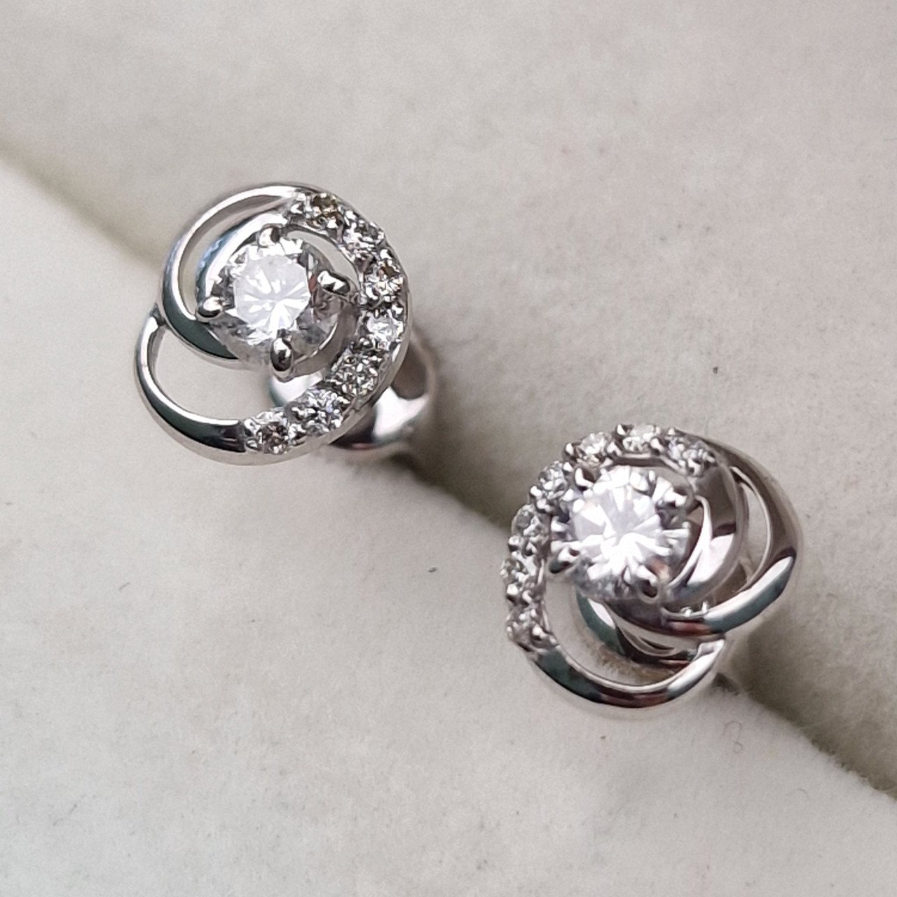 Серьги Deimantas 101934262 1,22гр 0,287ct. купить,NaN