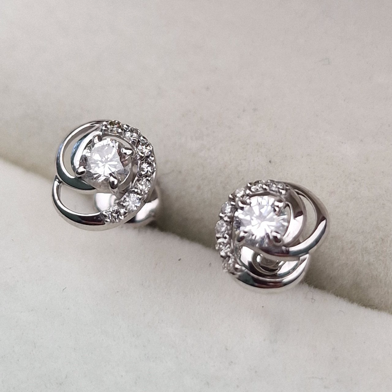 Серьги Deimantas 101934262 1,22гр 0,287ct. купить,NaN