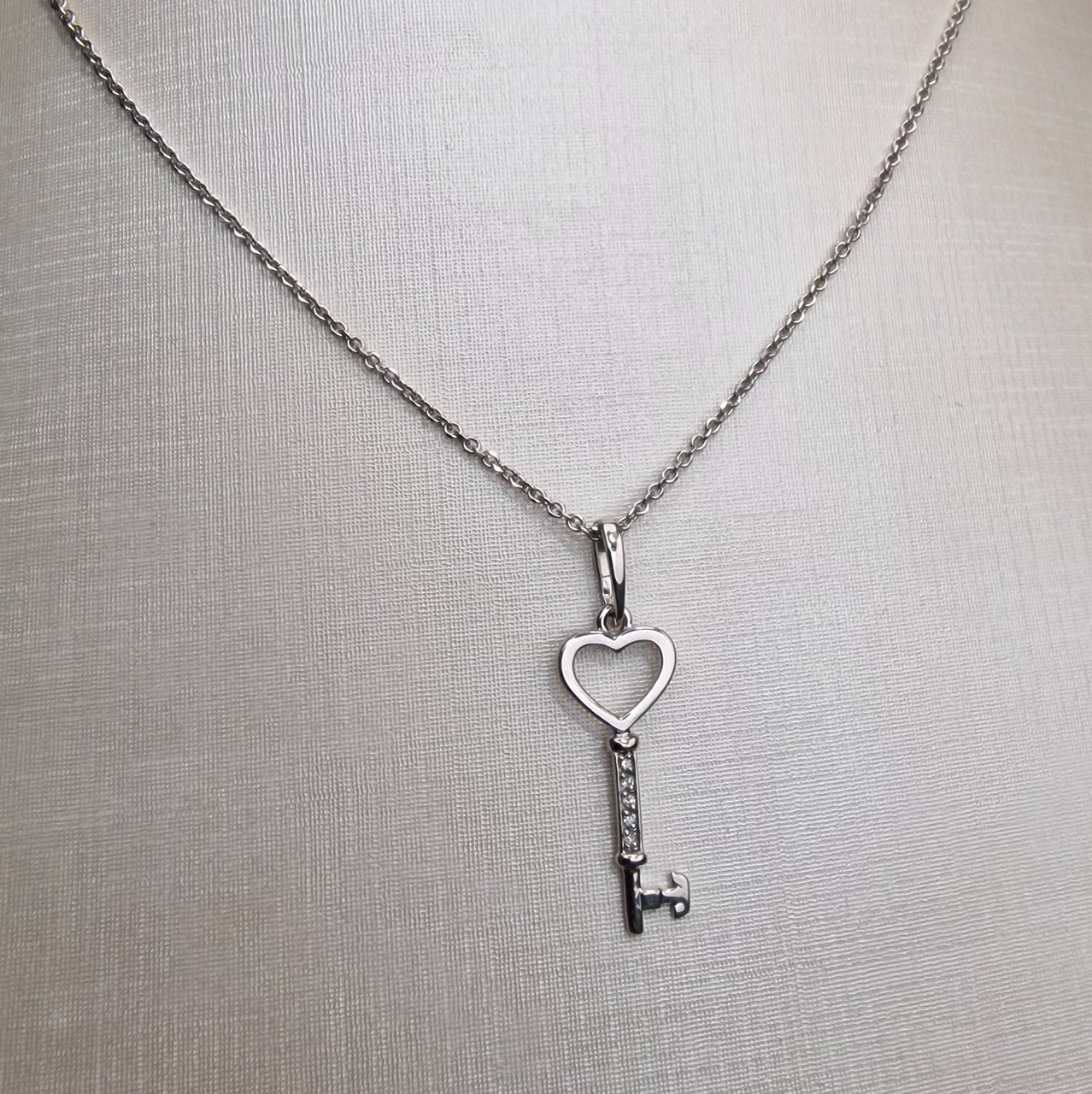 Кулон Deimantas 101934318 0,73гр 0,03ct. купить,NaN