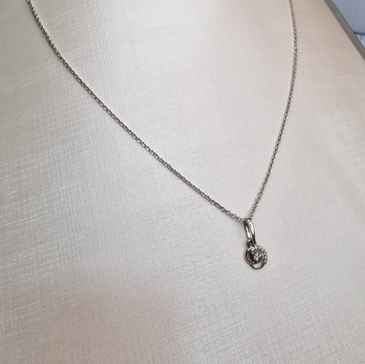 Кулон Deimantas 101934426 0,48гр 0,163ct. купить,NaN
