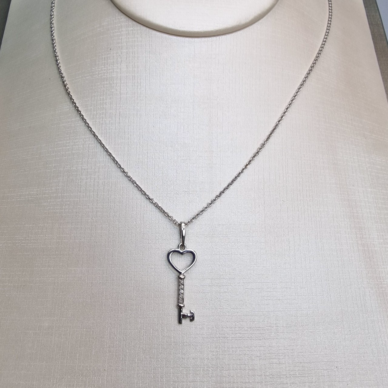 Кулон Deimantas 101934318 0,73гр 0,03ct. купить,NaN