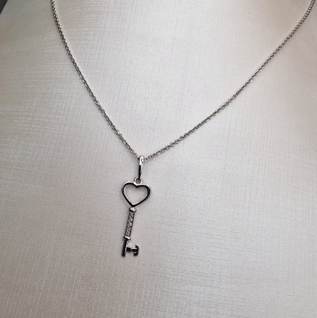 Кулон Deimantas 101934318 0,73гр 0,03ct. купить,NaN