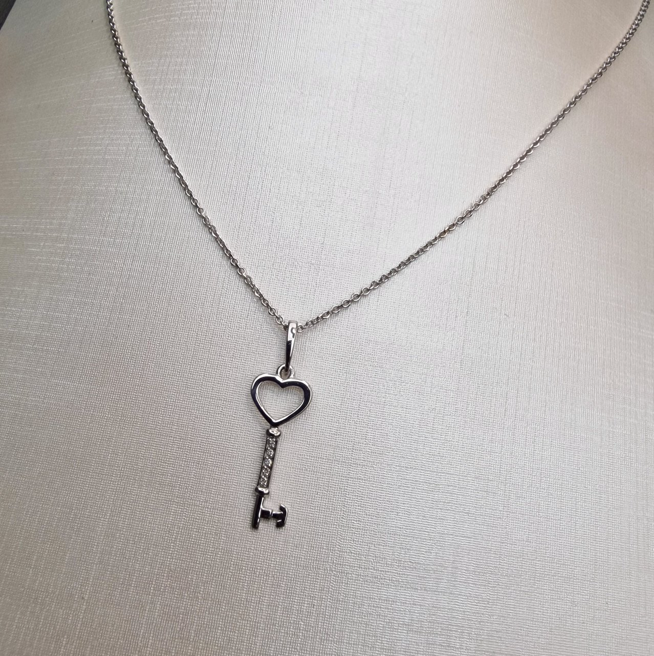 Кулон Deimantas 101934318 0,73гр 0,03ct. купить,NaN