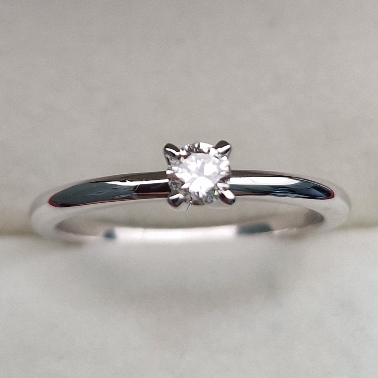 Кольцо Deimantas 102074563 17,5р 2,25гр 0,18ct. купить,NaN