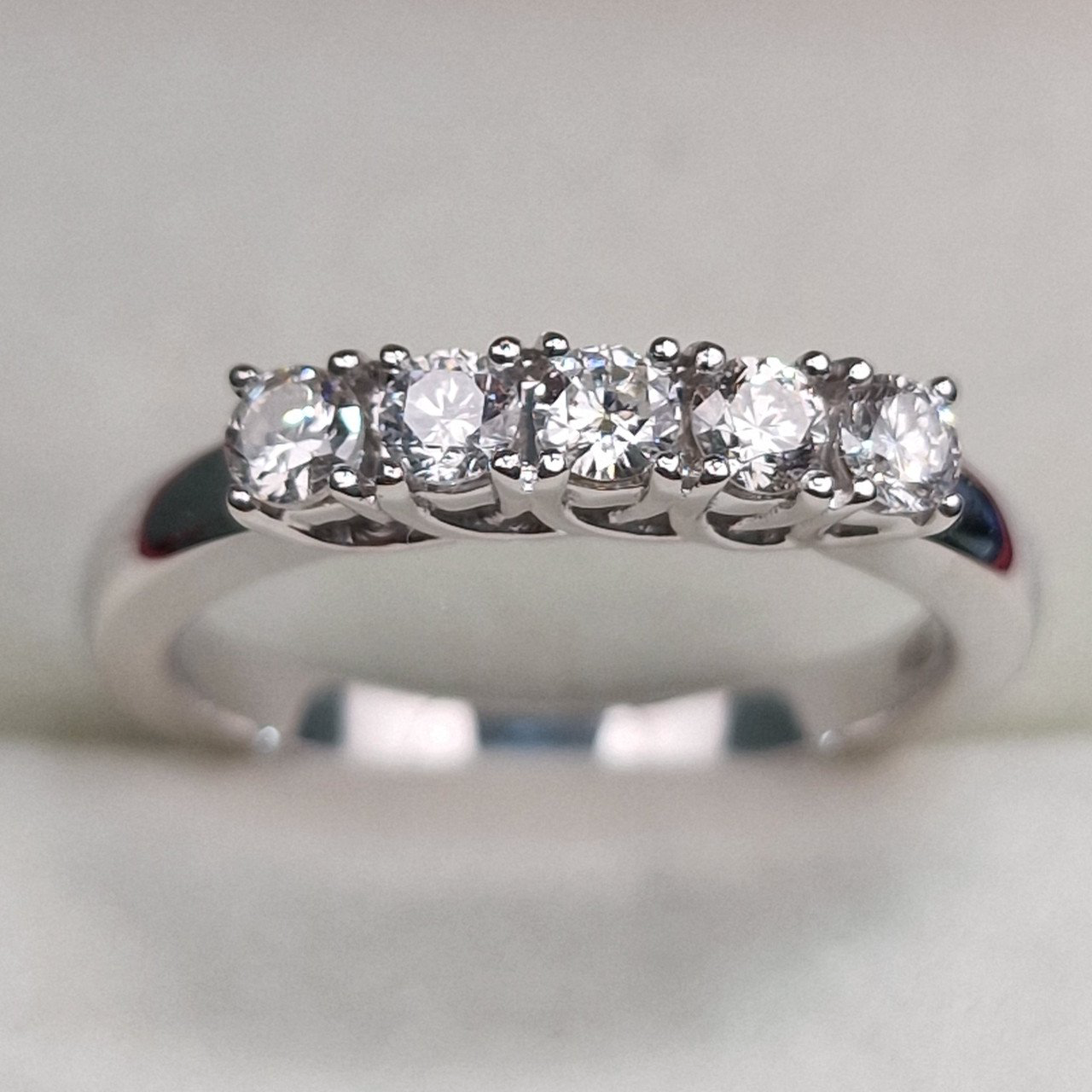 Кольцо Deimantas 102074582 17р 3,59гр 0,465ct. купить,NaN