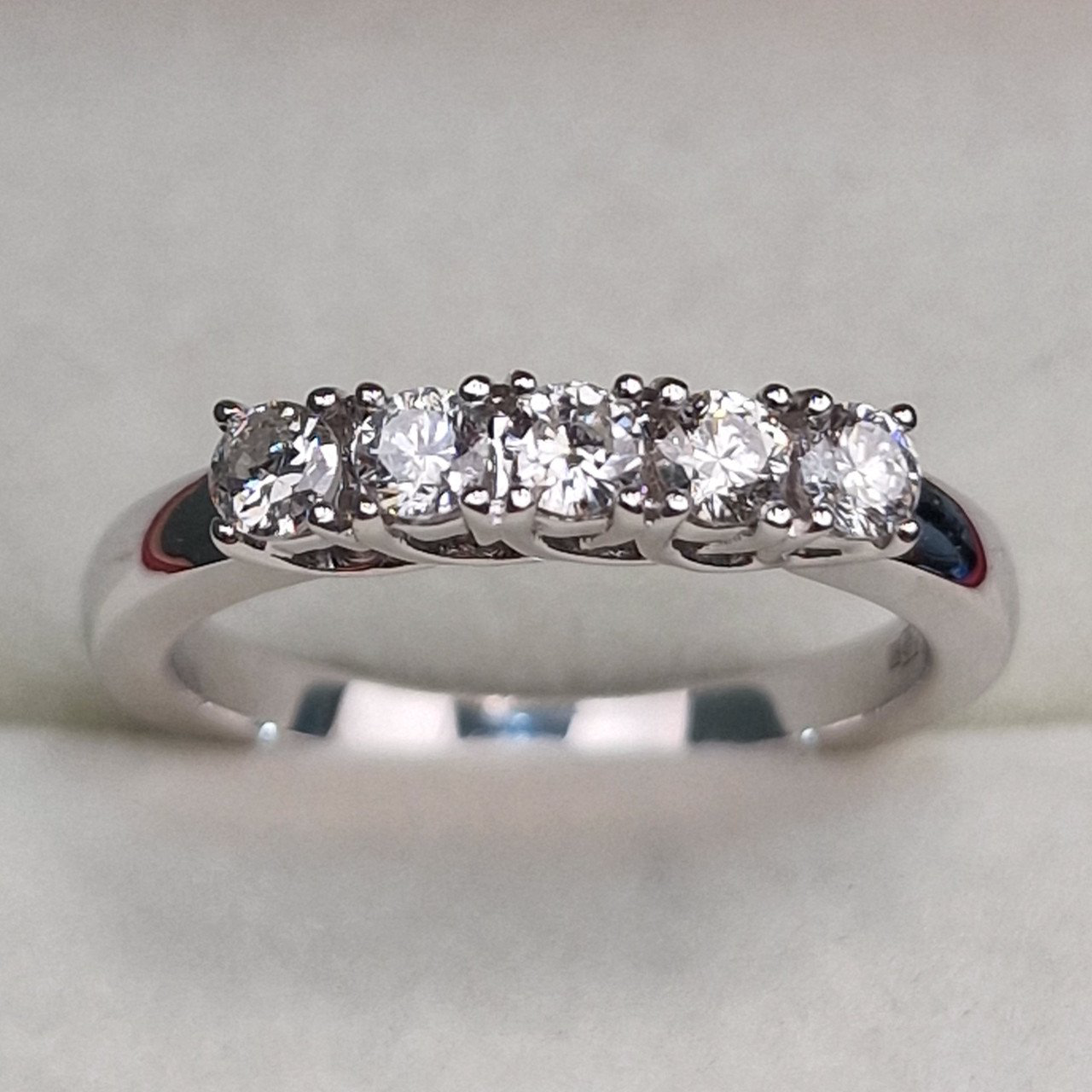 Кольцо Deimantas 102074582 17р 3,59гр 0,465ct. купить,NaN