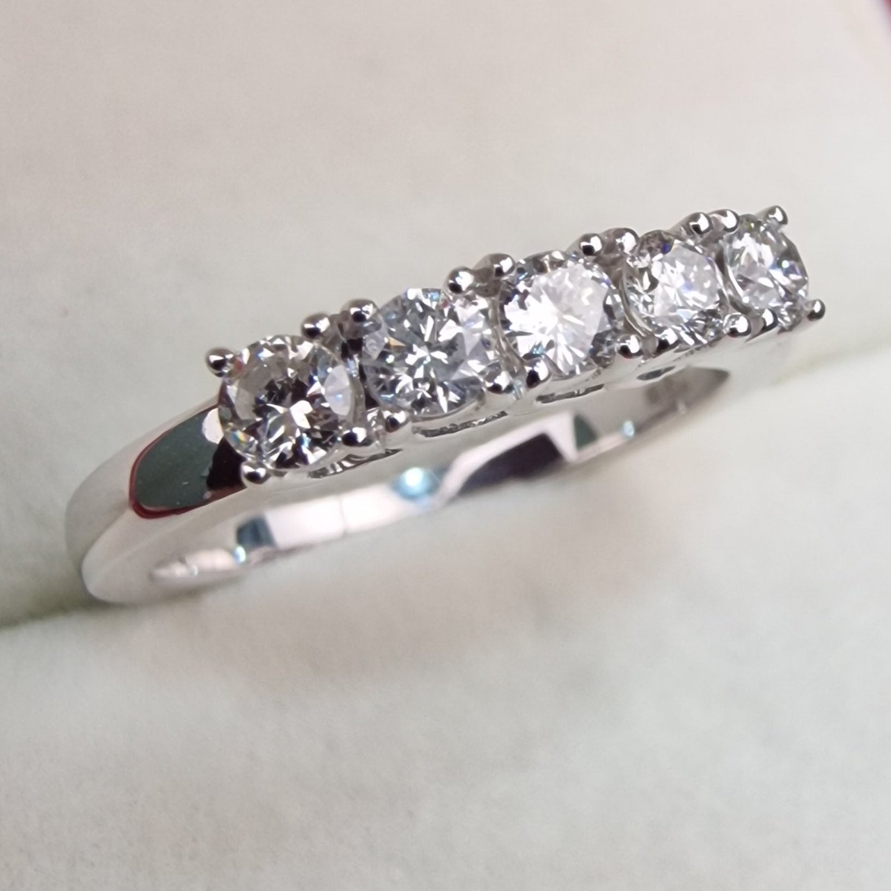 Кольцо Deimantas 102074582 17р 3,59гр 0,465ct. купить,NaN