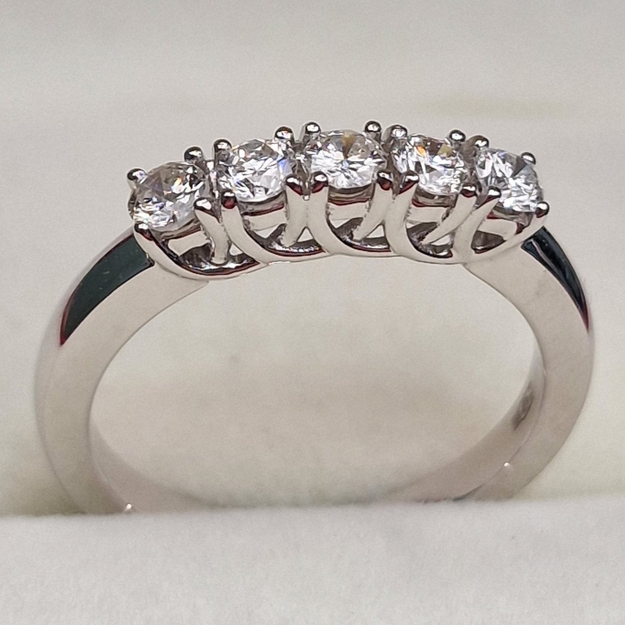 Кольцо Deimantas 102074582 17р 3,59гр 0,465ct. купить,NaN