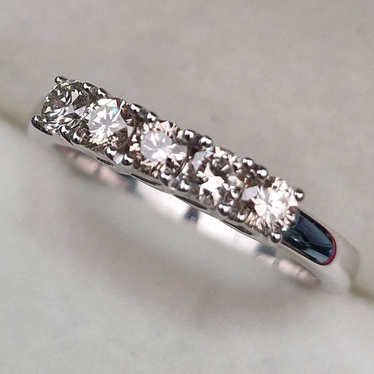Кольцо Deimantas 102074593 17р 3,58гр 0,465ct. купить,NaN