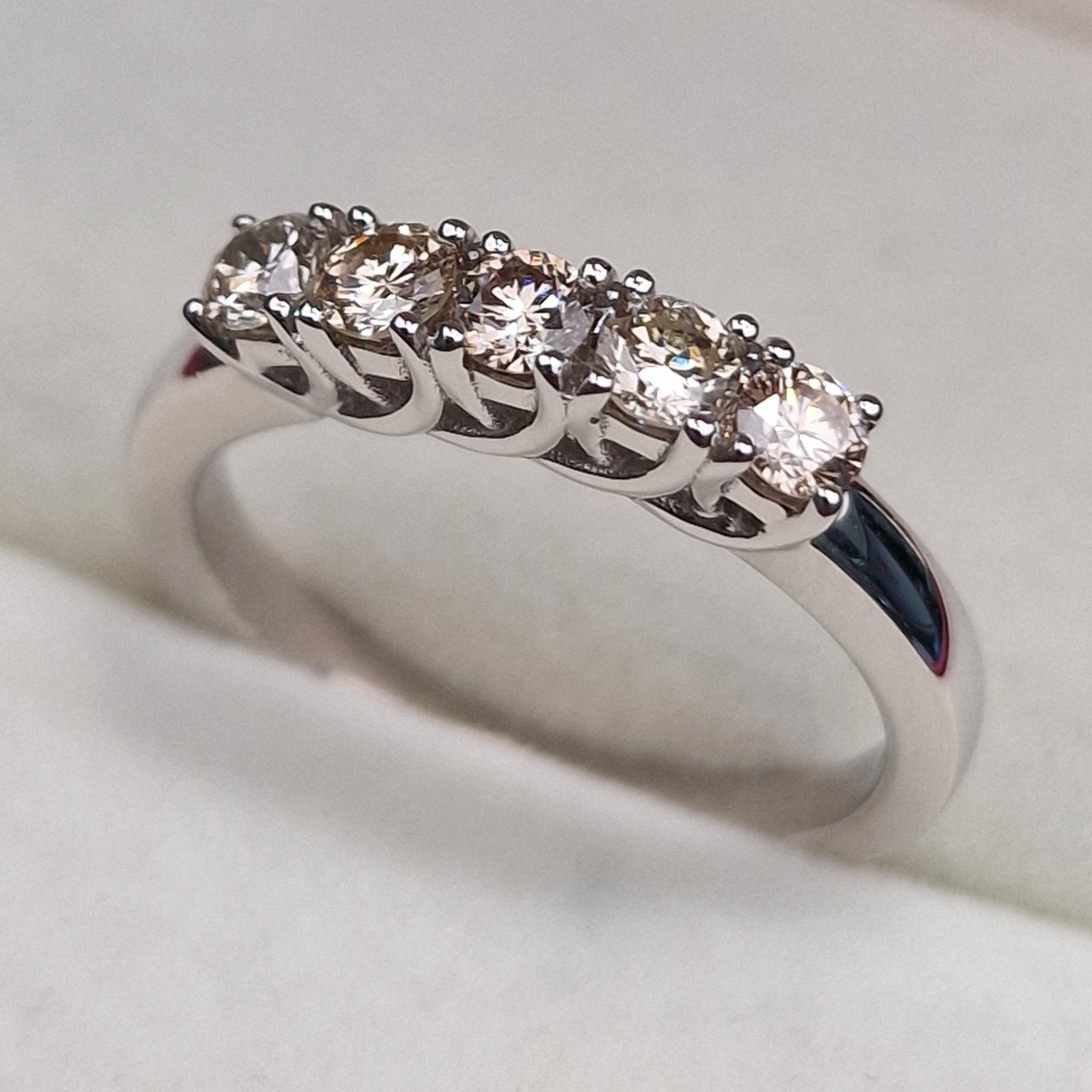 Кольцо Deimantas 102074593 17р 3,58гр 0,465ct. купить,NaN