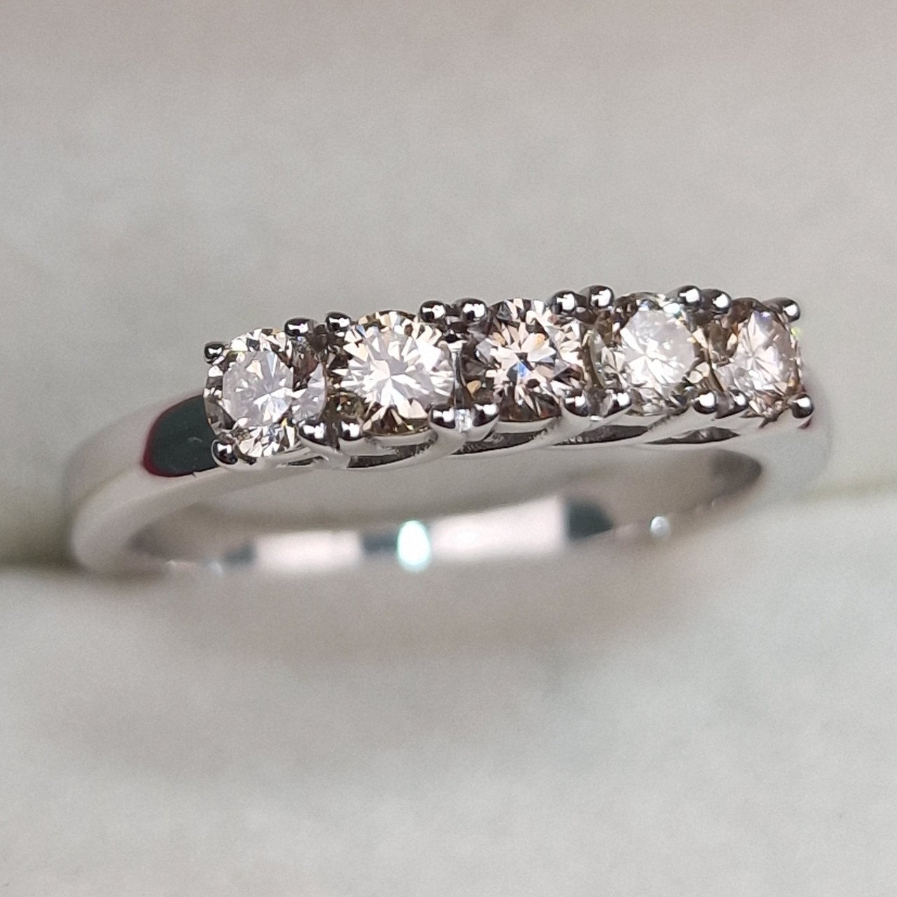 Кольцо Deimantas 102074593 17р 3,58гр 0,465ct. купить,NaN