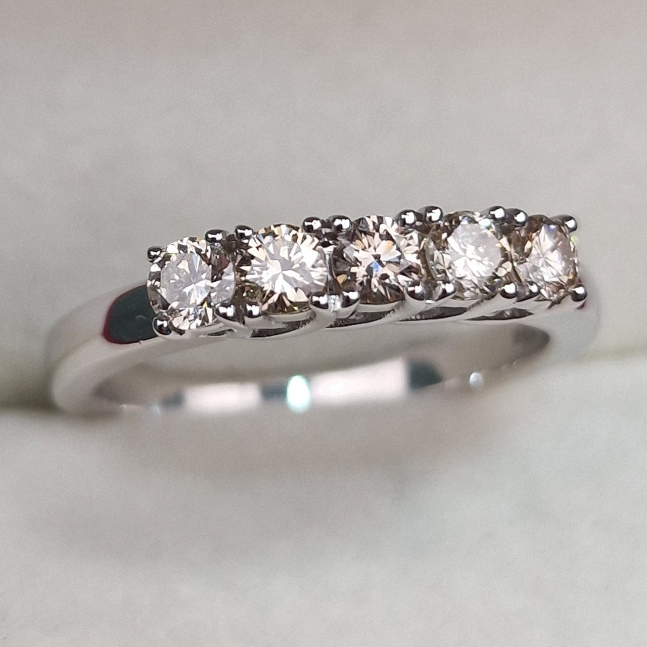 Кольцо Deimantas 102074593 17р 3,58гр 0,465ct. купить,NaN