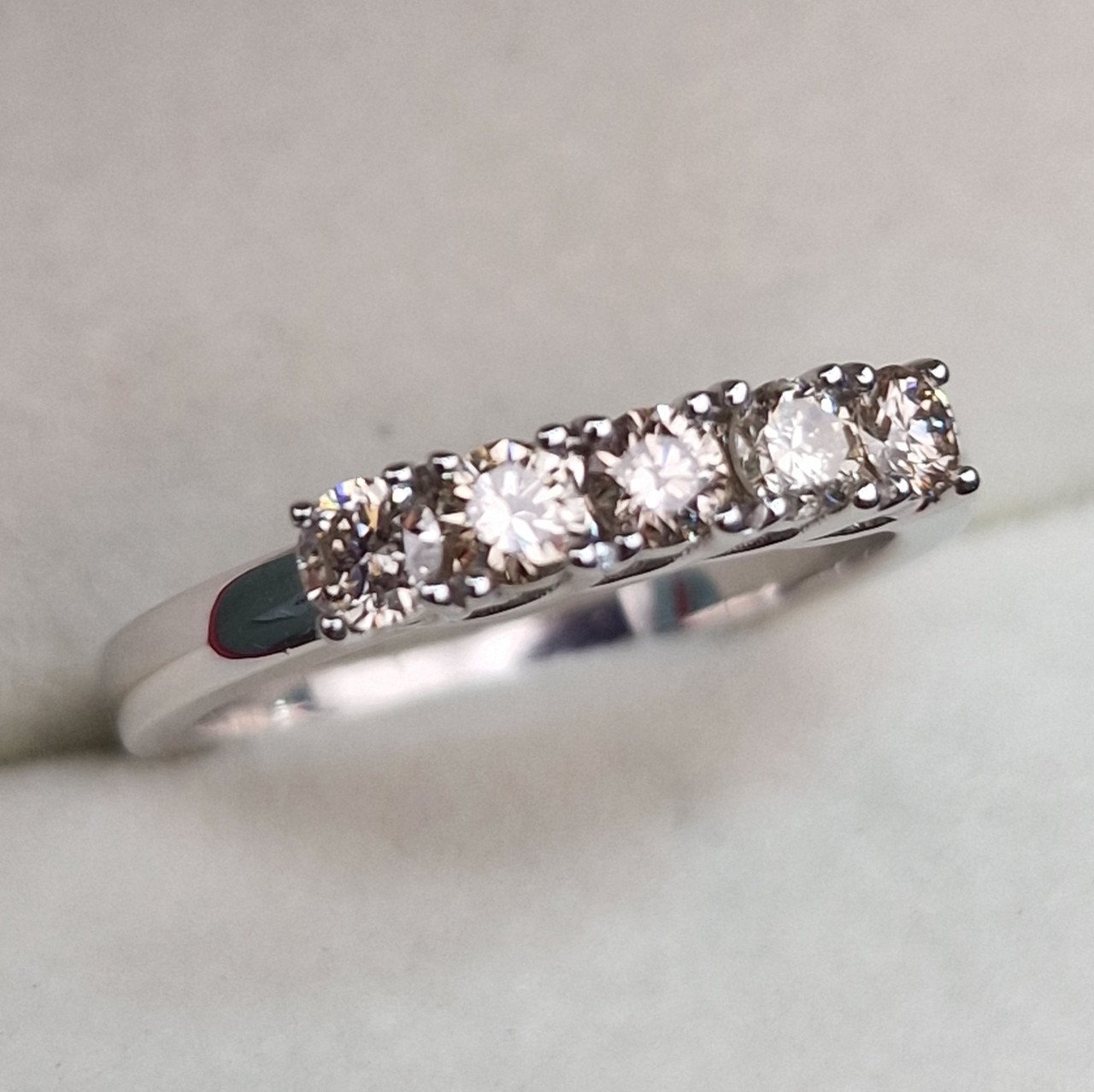 Кольцо Deimantas 102074593 17р 3,58гр 0,465ct. купить,NaN