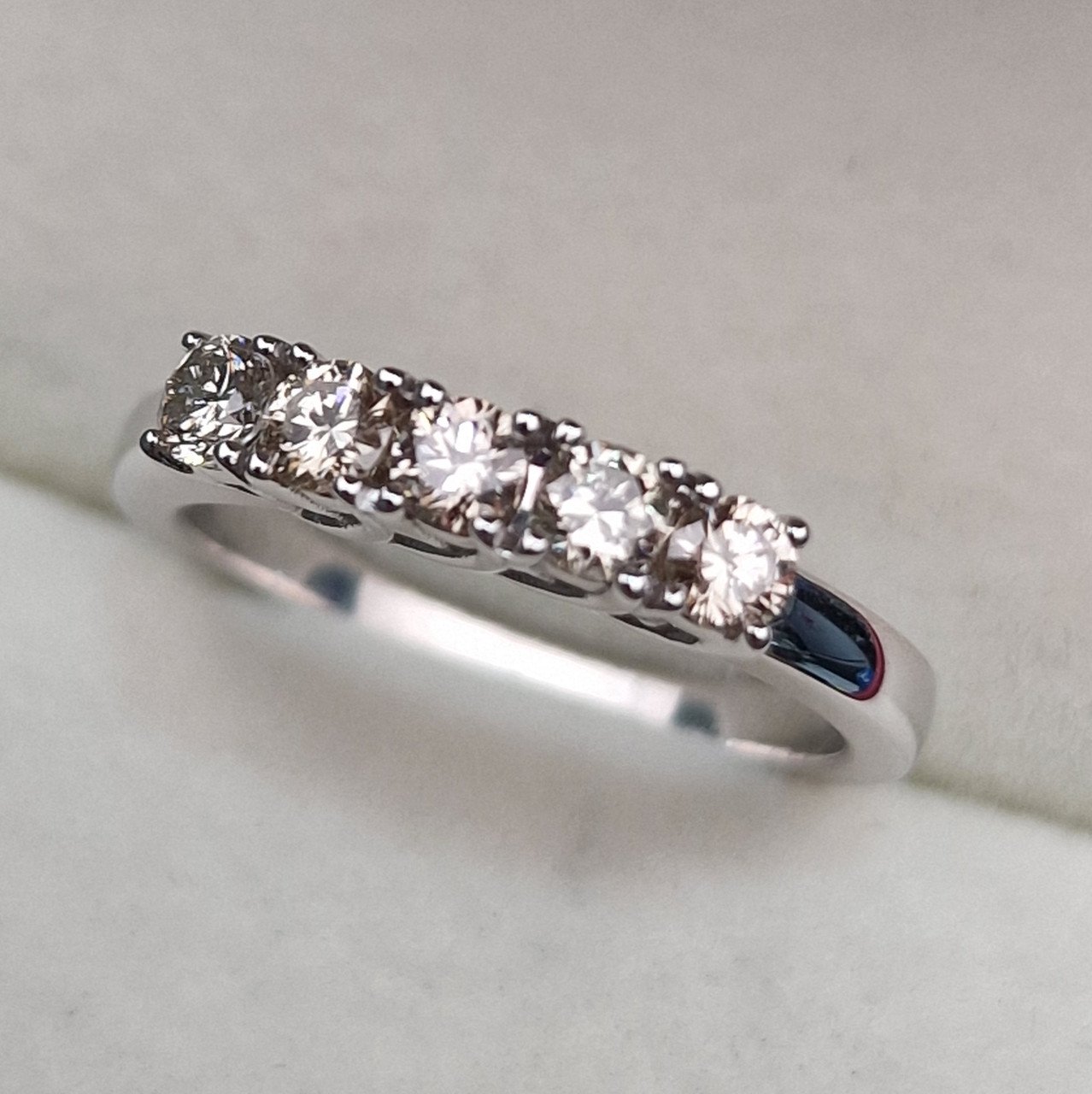 Кольцо Deimantas 102074593 17р 3,58гр 0,465ct. купить,NaN