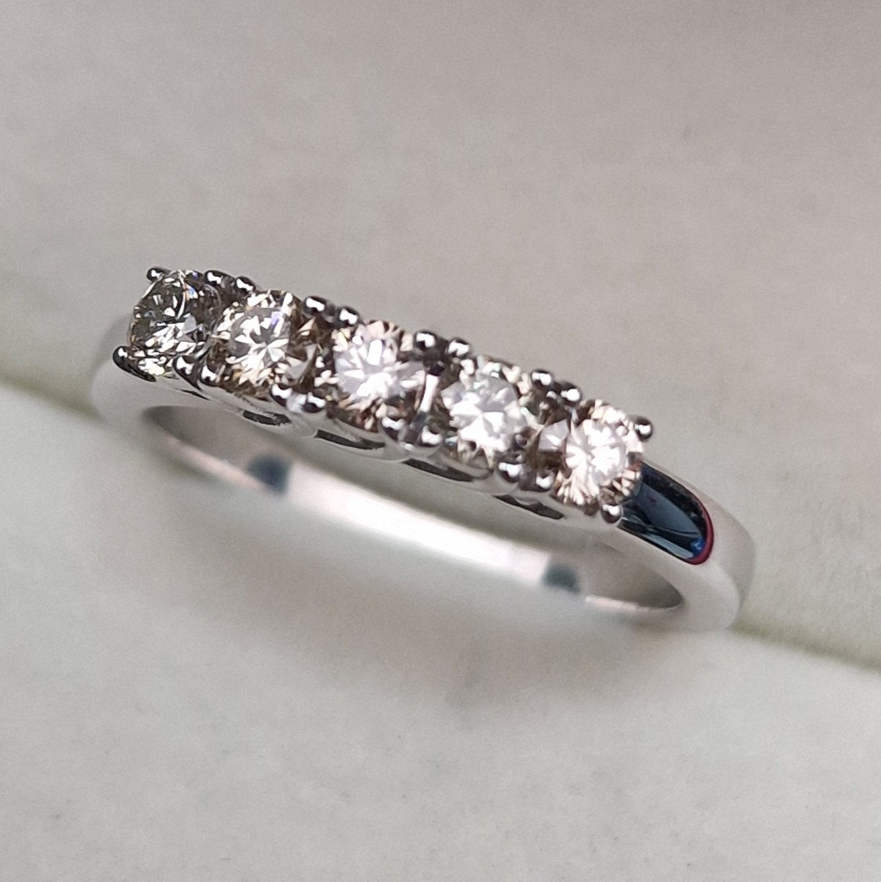 Кольцо Deimantas 102074593 17р 3,58гр 0,465ct. купить,NaN