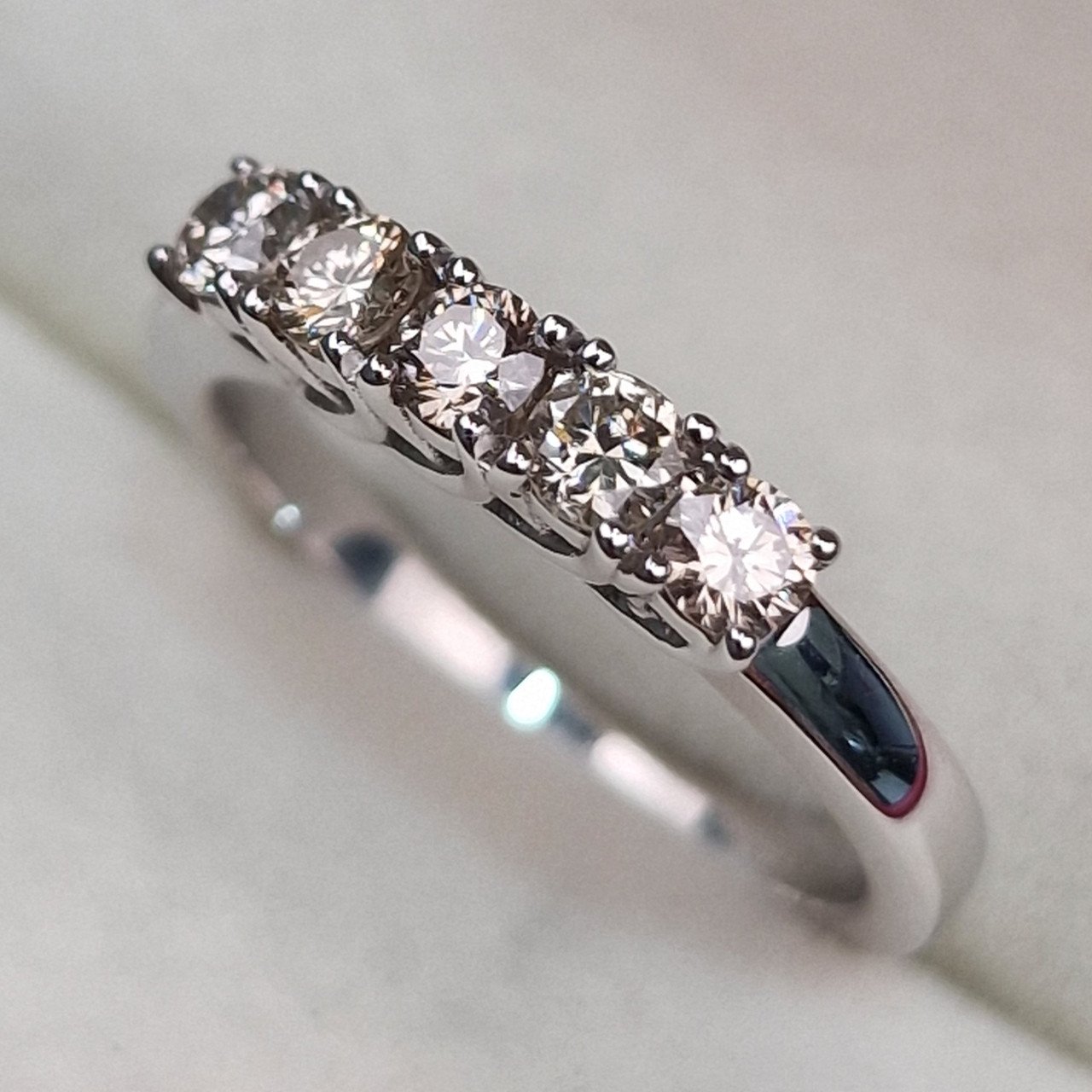 Кольцо Deimantas 102074593 17р 3,58гр 0,465ct. купить,NaN
