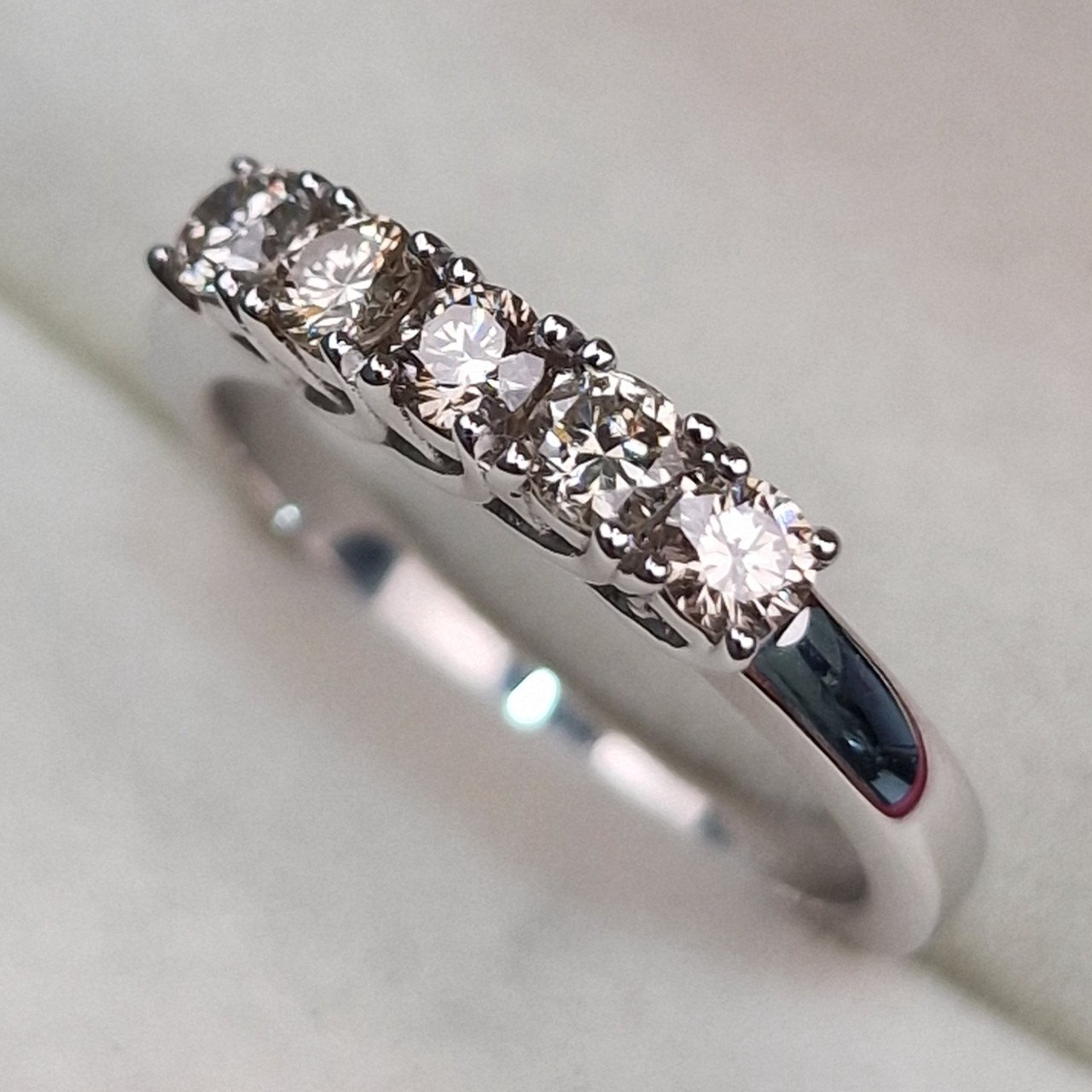 Кольцо Deimantas 102074593 17р 3,58гр 0,465ct. купить,NaN