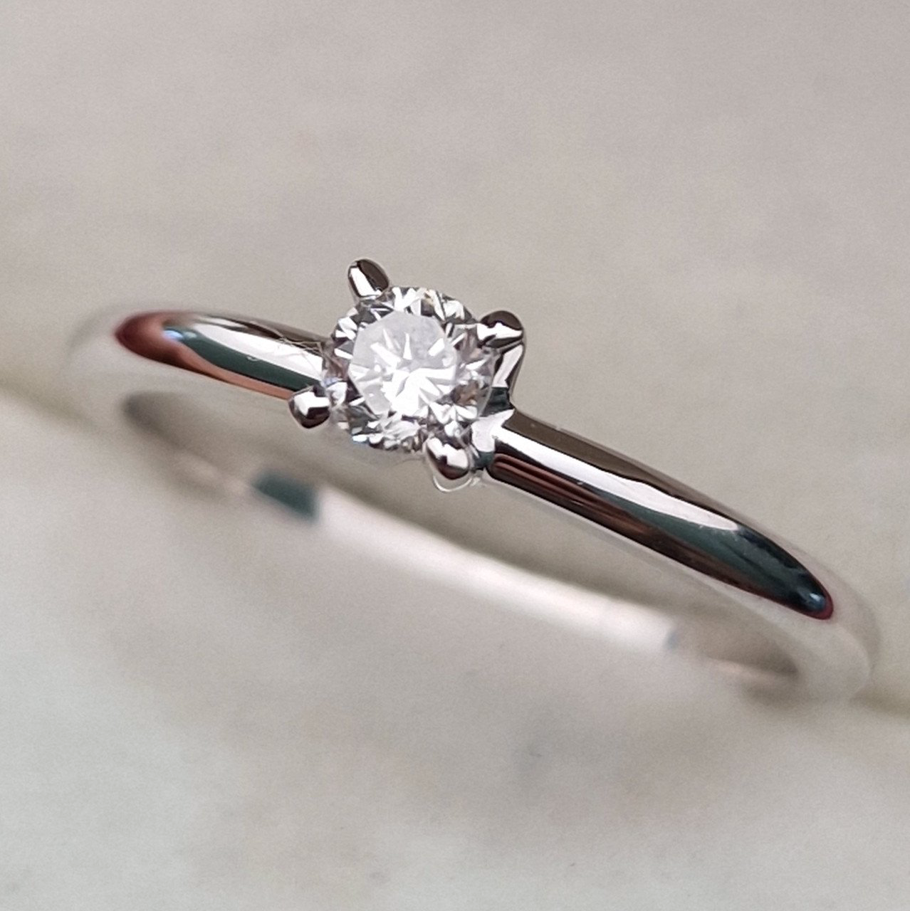 Кольцо Deimantas 102187774 17р 2,28гр 0,17ct. купить,NaN