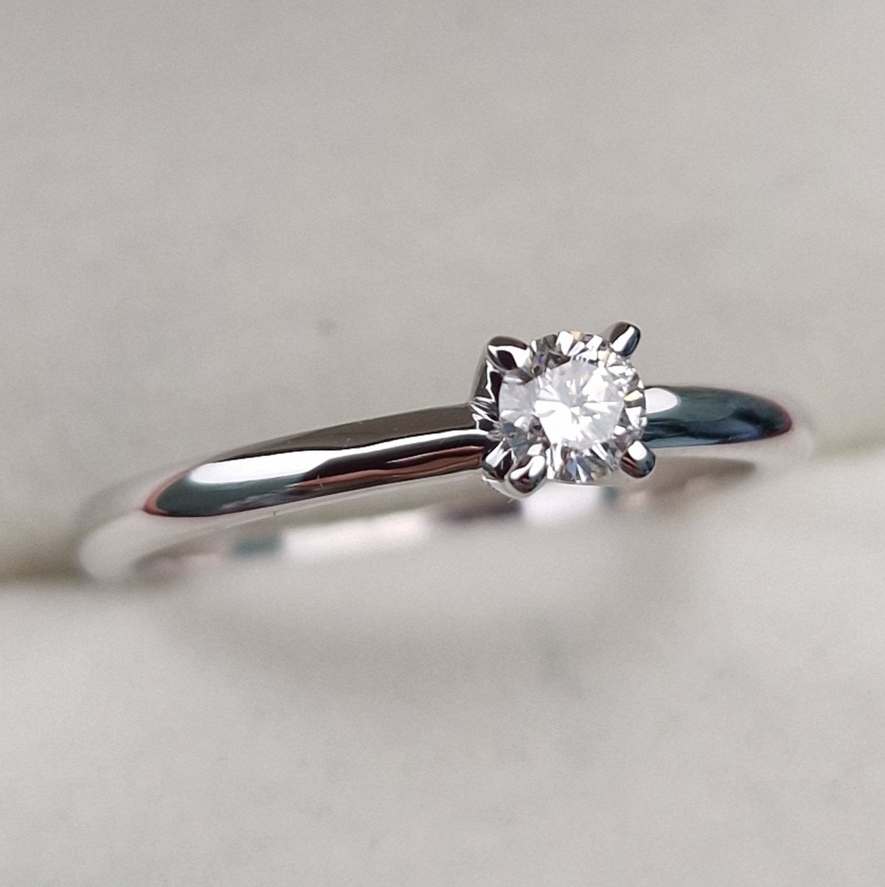 Кольцо Deimantas 102187774 17р 2,28гр 0,17ct. купить,NaN