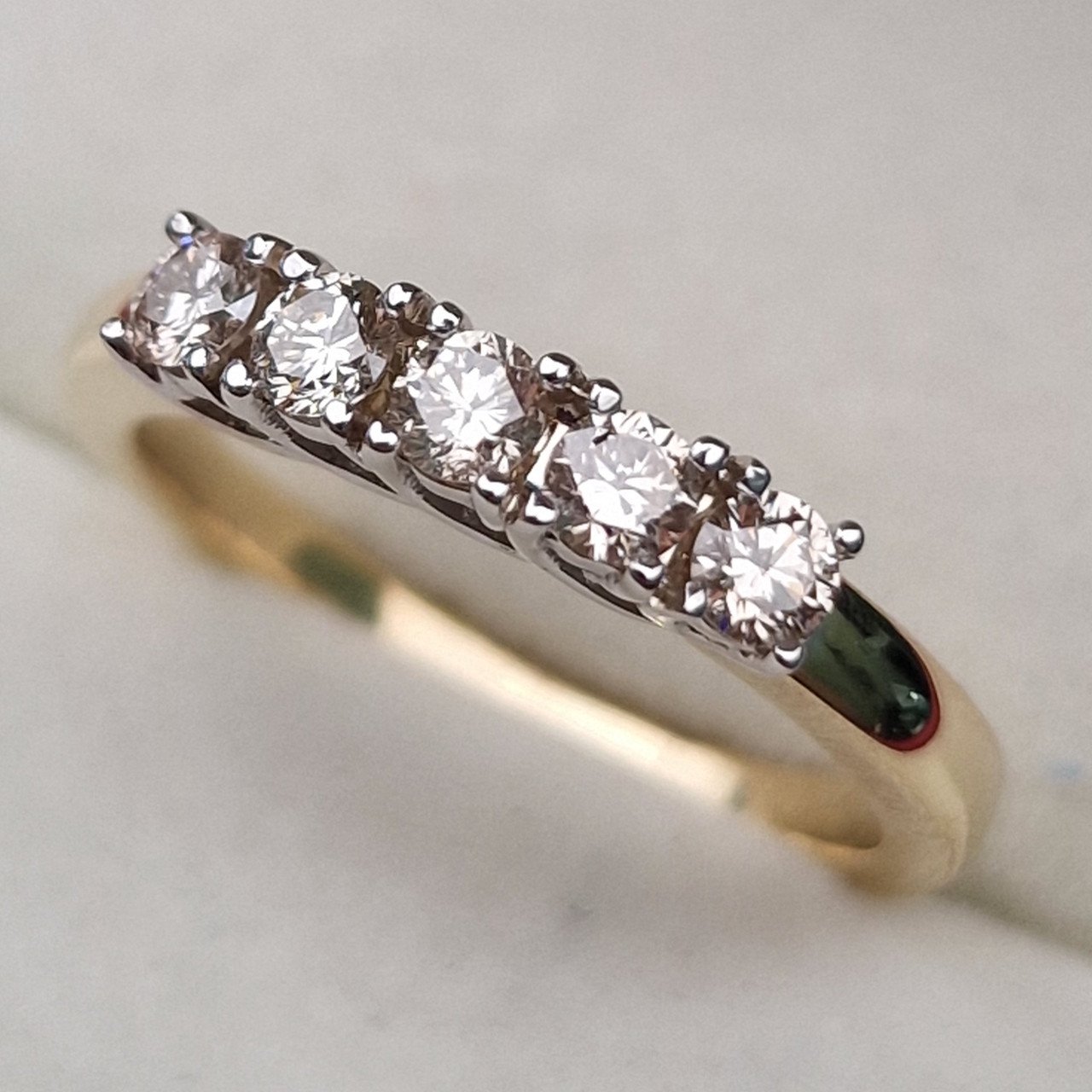 Кольцо Deimantas 102190174 17,5р 3,57гр 0,465ct. купить,NaN
