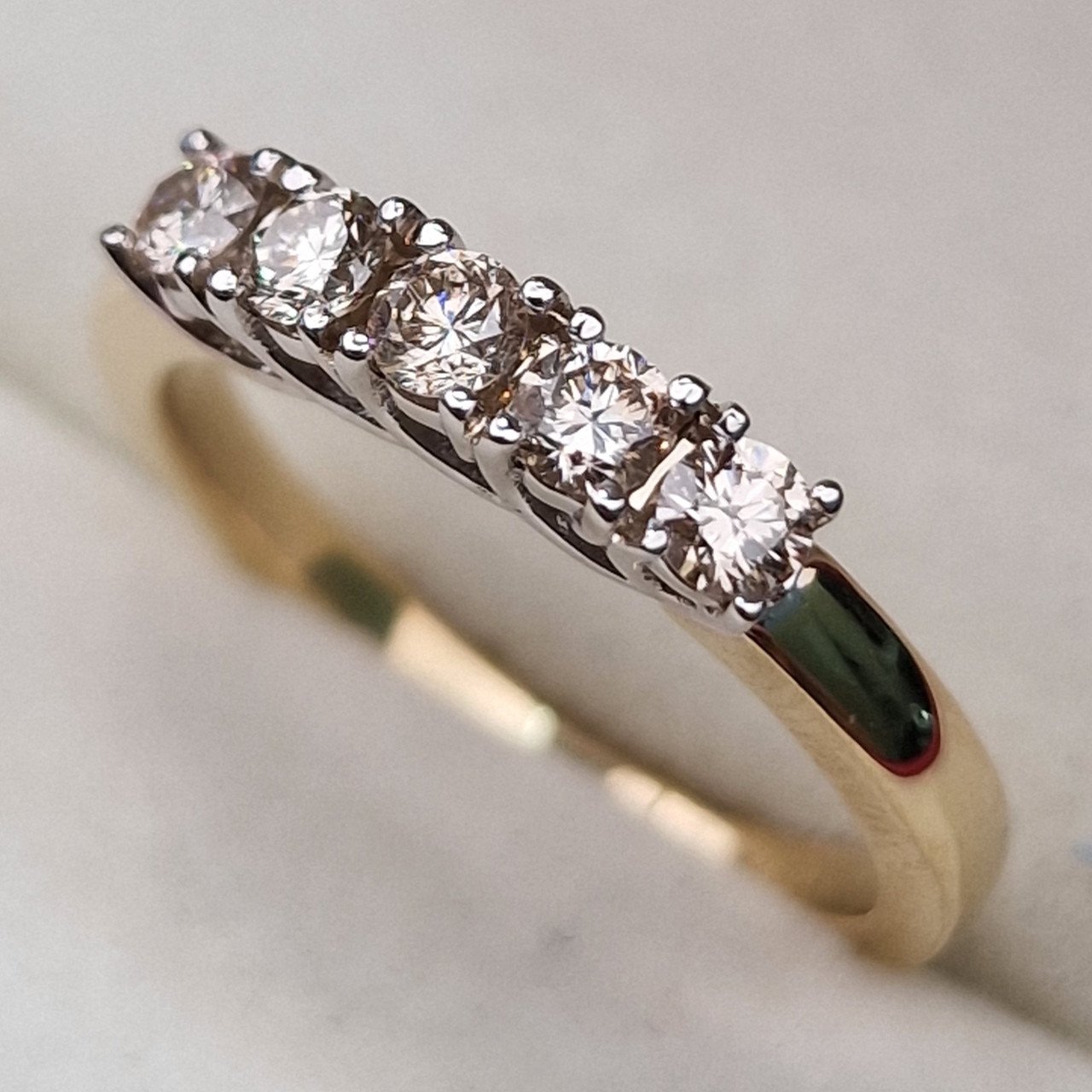 Кольцо Deimantas 102190174 17,5р 3,57гр 0,465ct. купить,NaN
