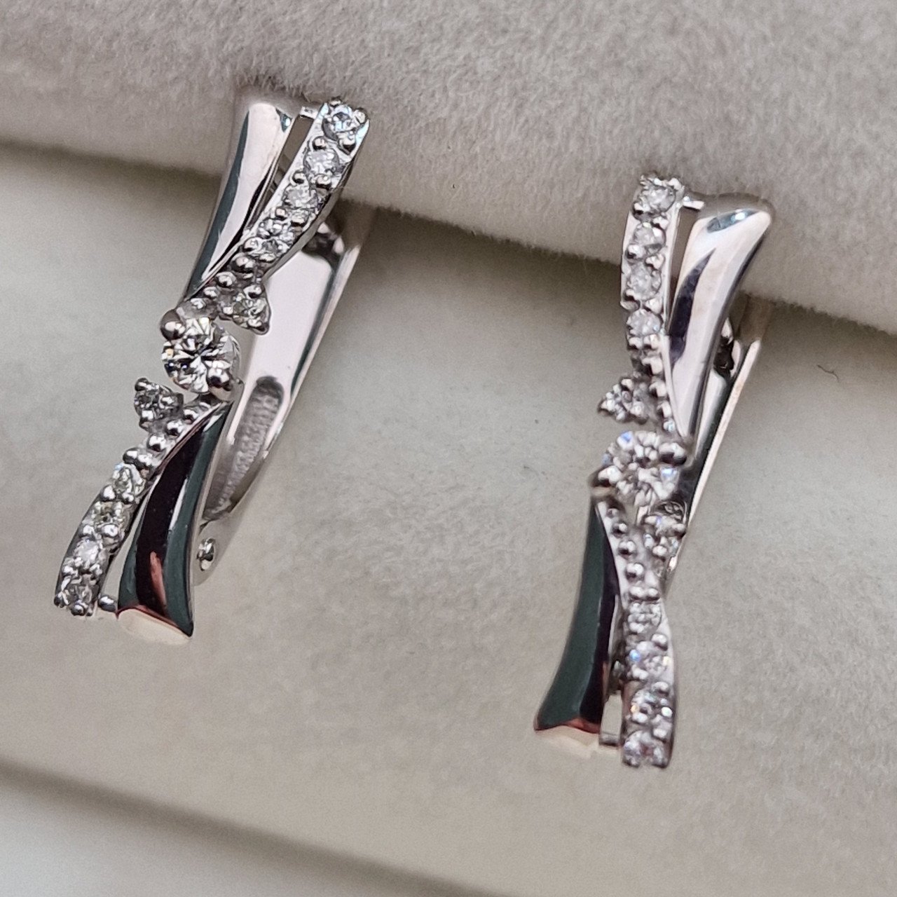 Серьги Deimantas 102190178 1,39гр 0,16ct. купить,NaN