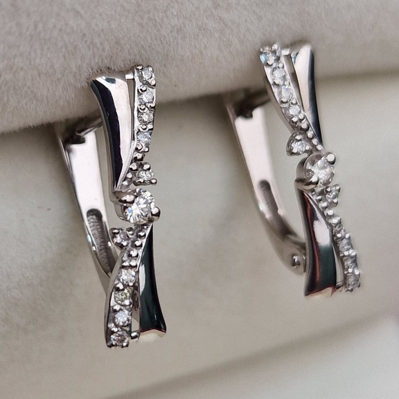 Серьги Deimantas 102190178 1,39гр 0,16ct. купить,NaN