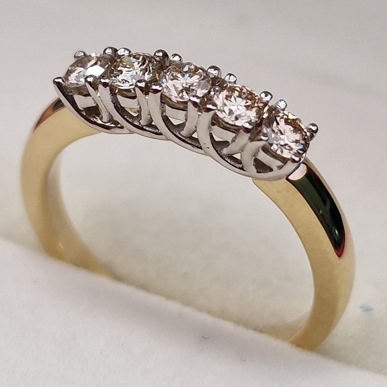 Кольцо Deimantas 102190174 17,5р 3,57гр 0,465ct. купить,NaN