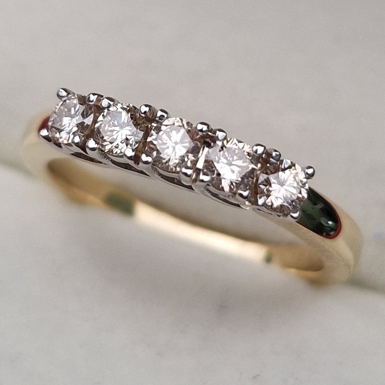 Кольцо Deimantas 102190174 17,5р 3,57гр 0,465ct. купить,NaN