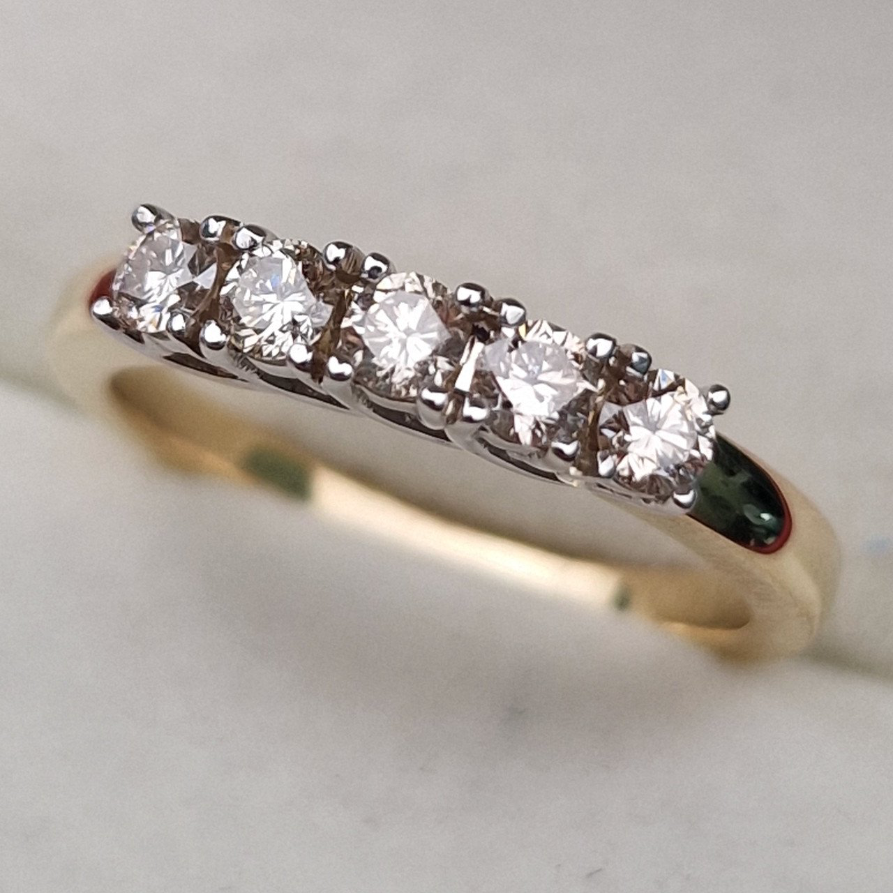 Кольцо Deimantas 102190174 17,5р 3,57гр 0,465ct. купить,NaN