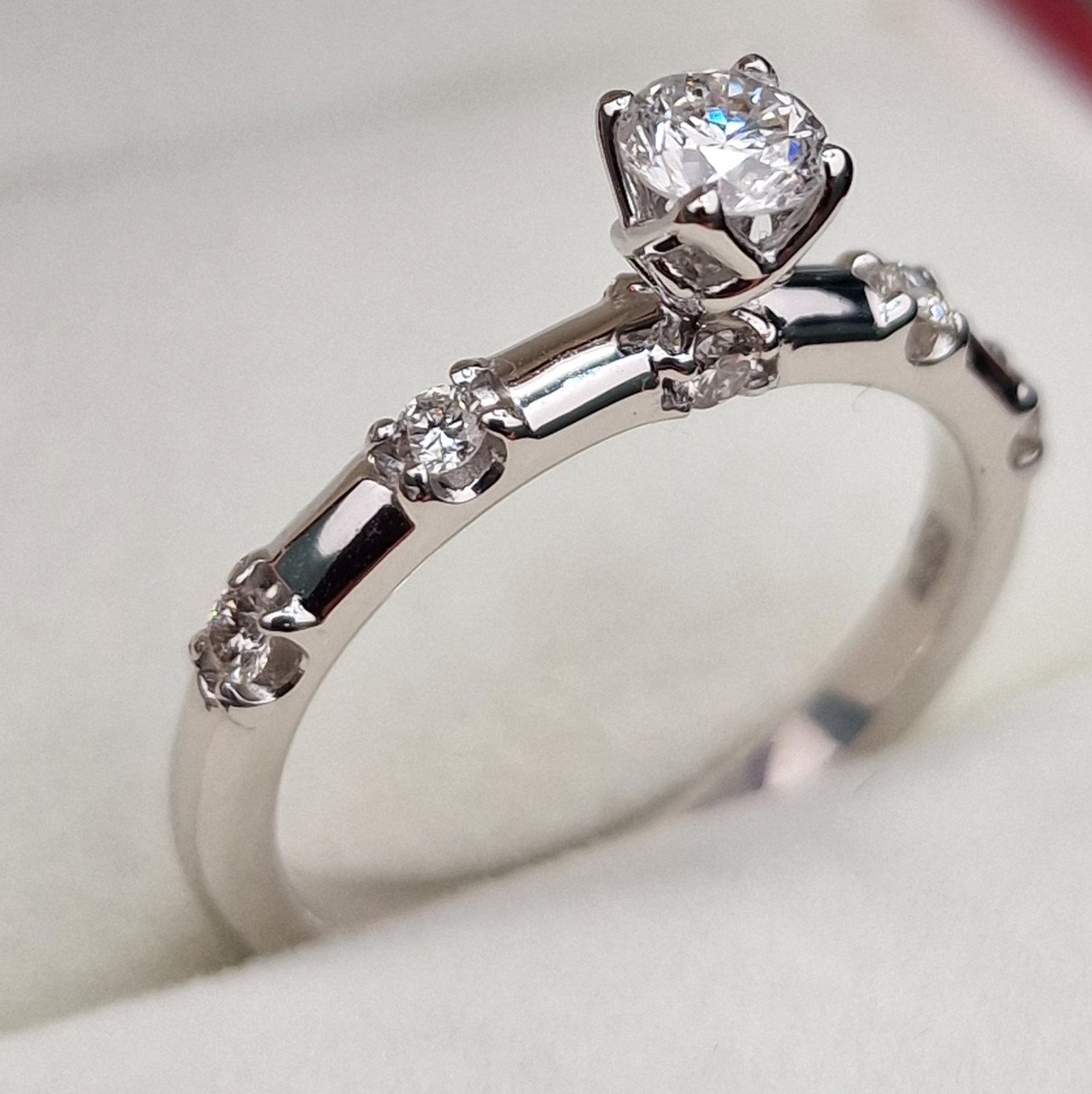 Кольцо Deimantas 102190716 16,5р 3,45гр 0,46ct. купить,NaN