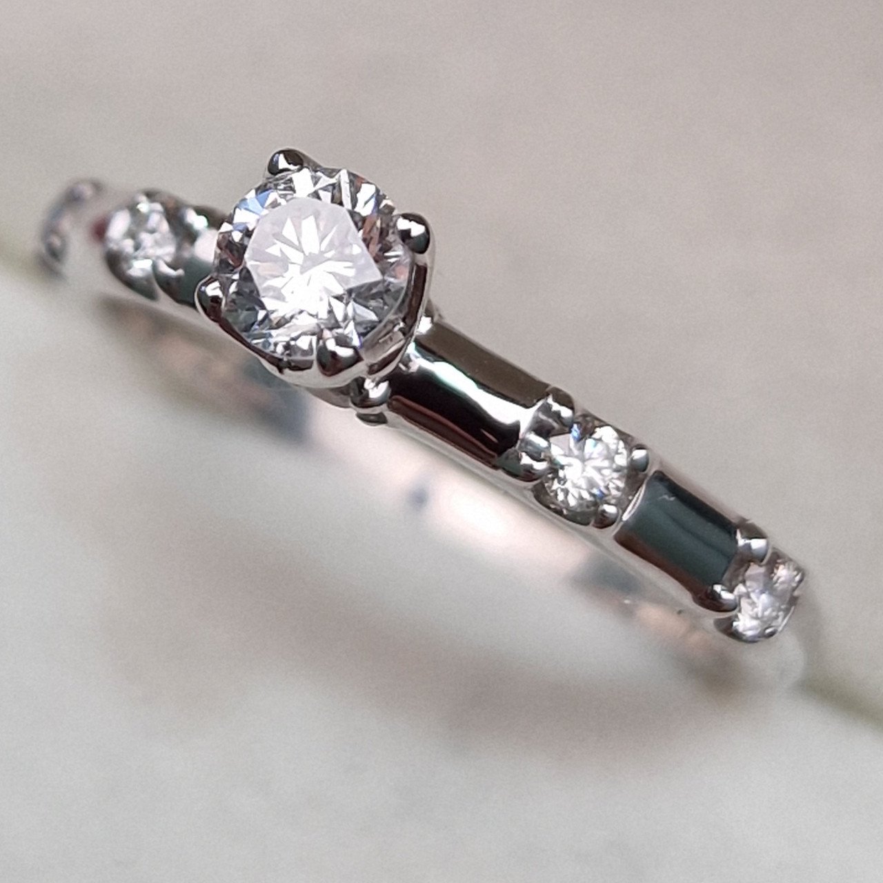 Кольцо Deimantas 102190716 16,5р 3,45гр 0,46ct. купить,NaN