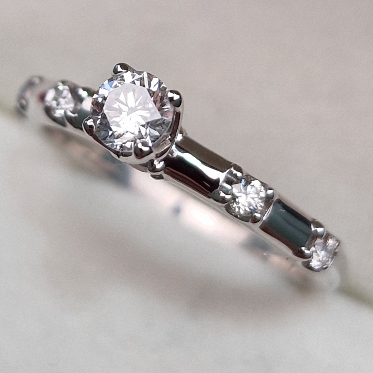 Кольцо Deimantas 102190716 16,5р 3,45гр 0,46ct. купить,NaN