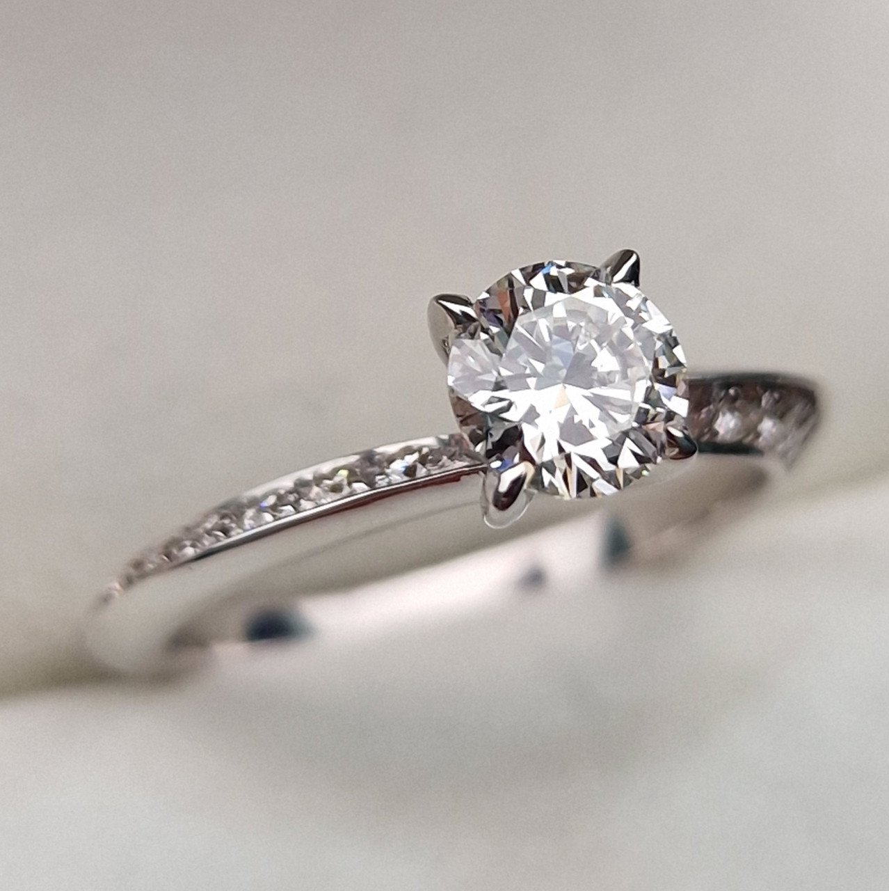 Кольцо Deimantas 102190764 17р 3,68гр 1,00ct. купить,NaN