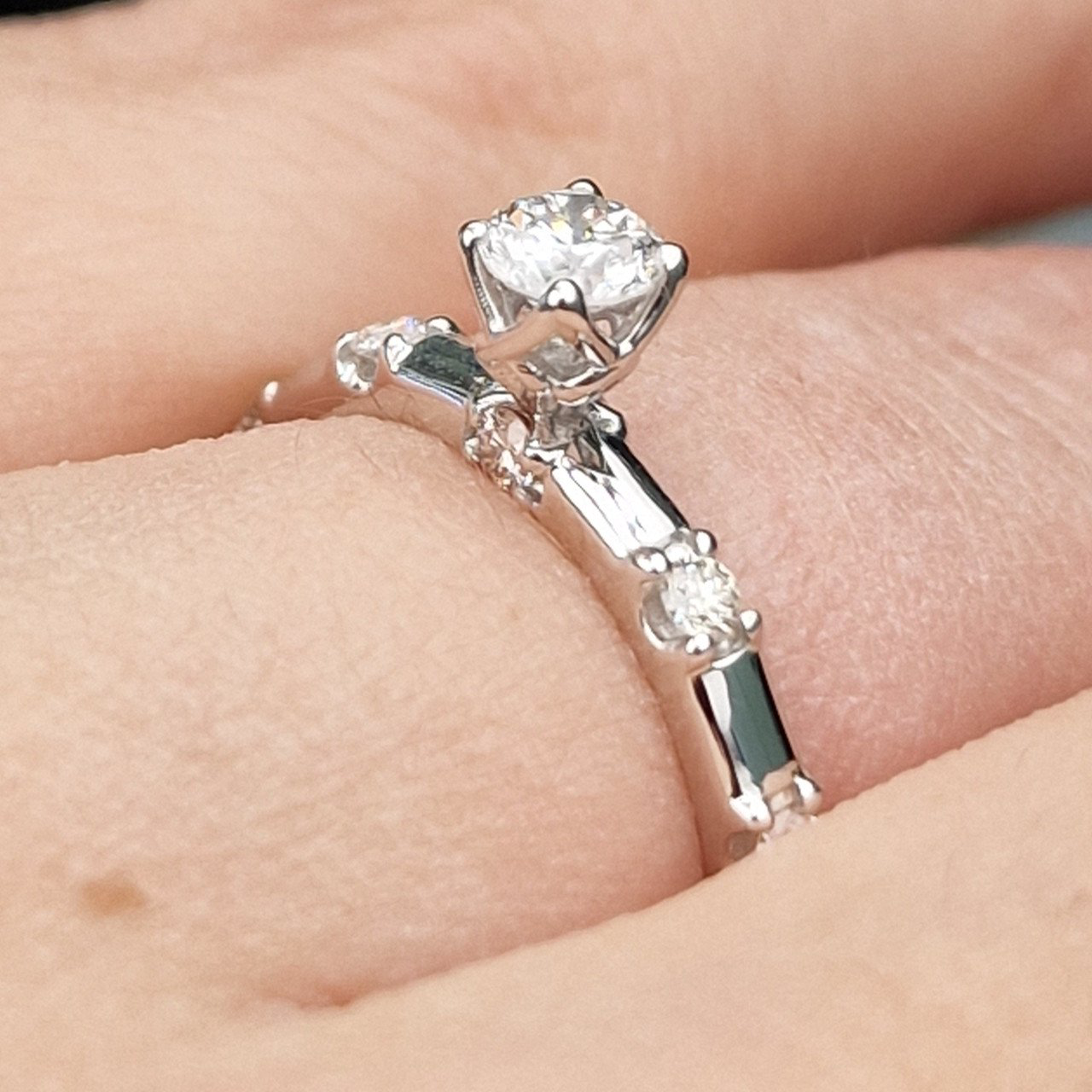 Кольцо Deimantas 102190716 16,5р 3,45гр 0,46ct. купить,NaN