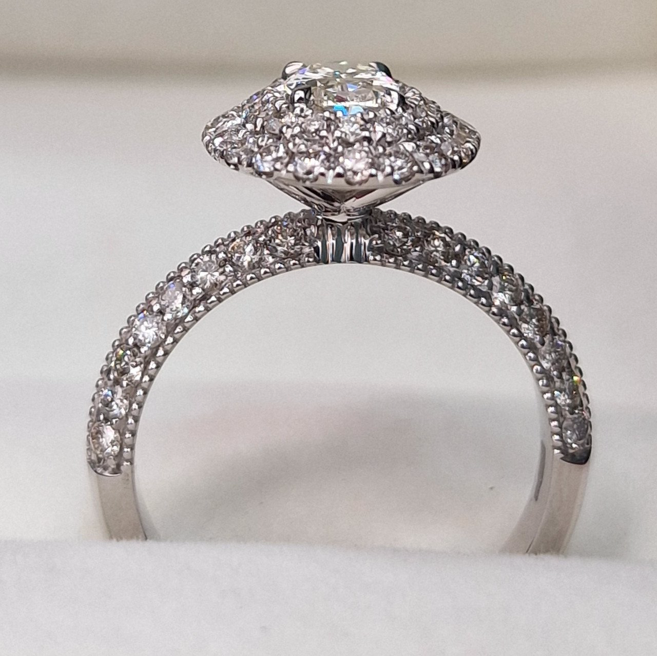 Кольцо Deimantas 102190740 16,5р 4,01гр 1,47ct. купить,NaN