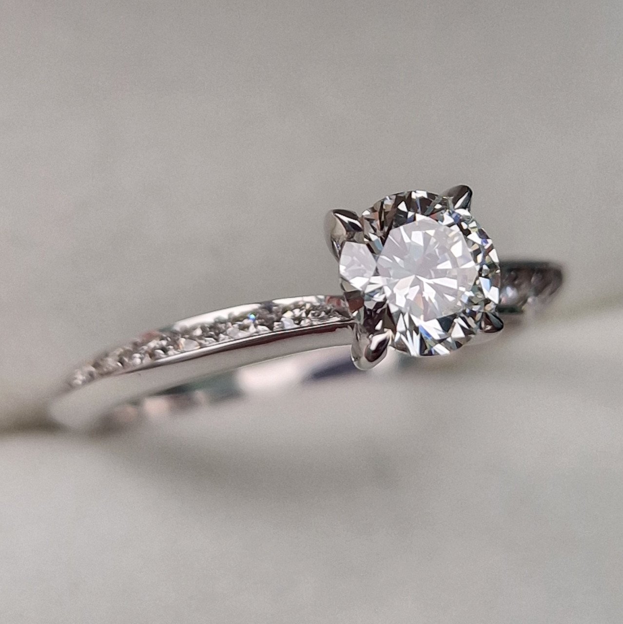 Кольцо Deimantas 102190764 17р 3,68гр 1,00ct. купить,NaN
