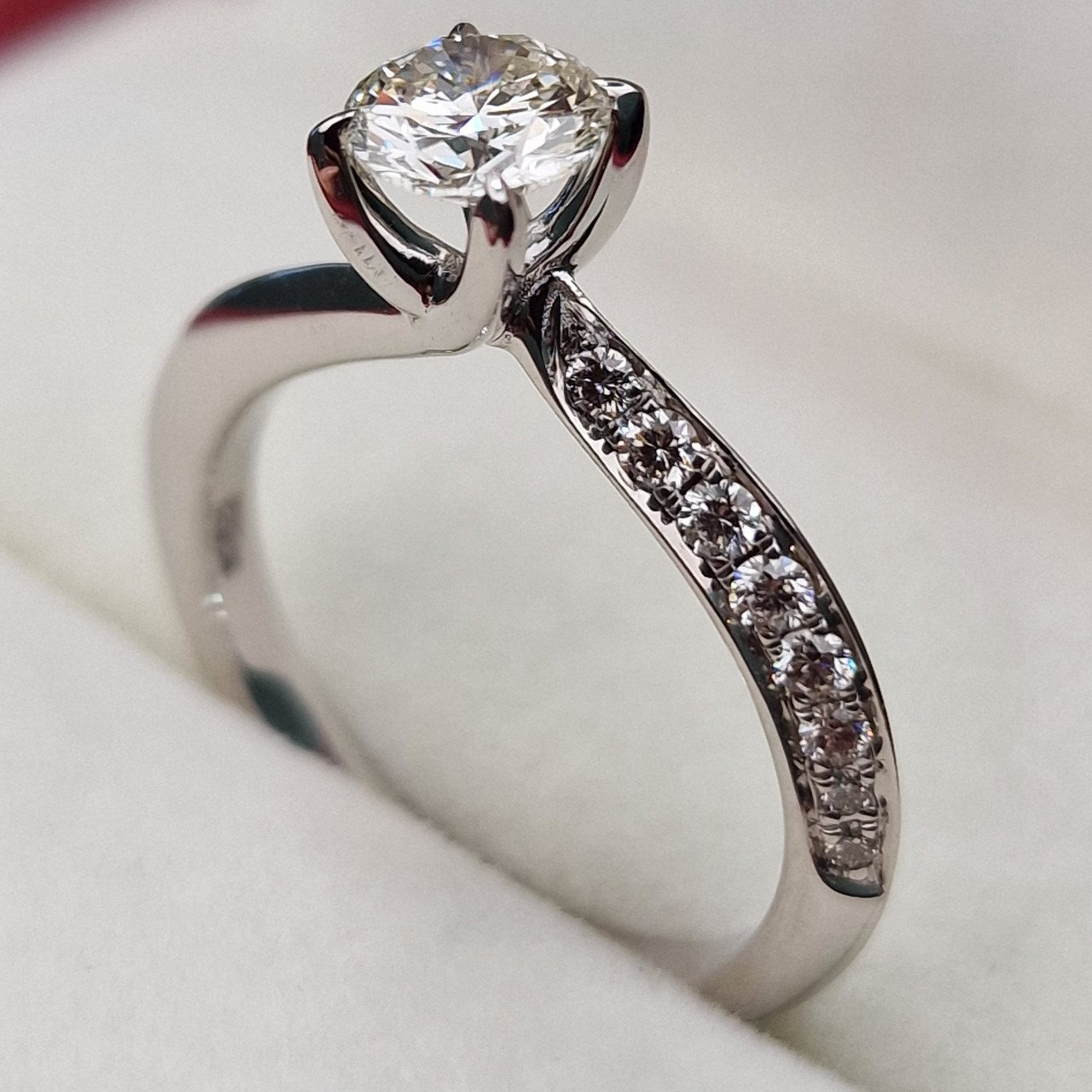 Кольцо Deimantas 102190764 17р 3,68гр 1,00ct. купить,NaN