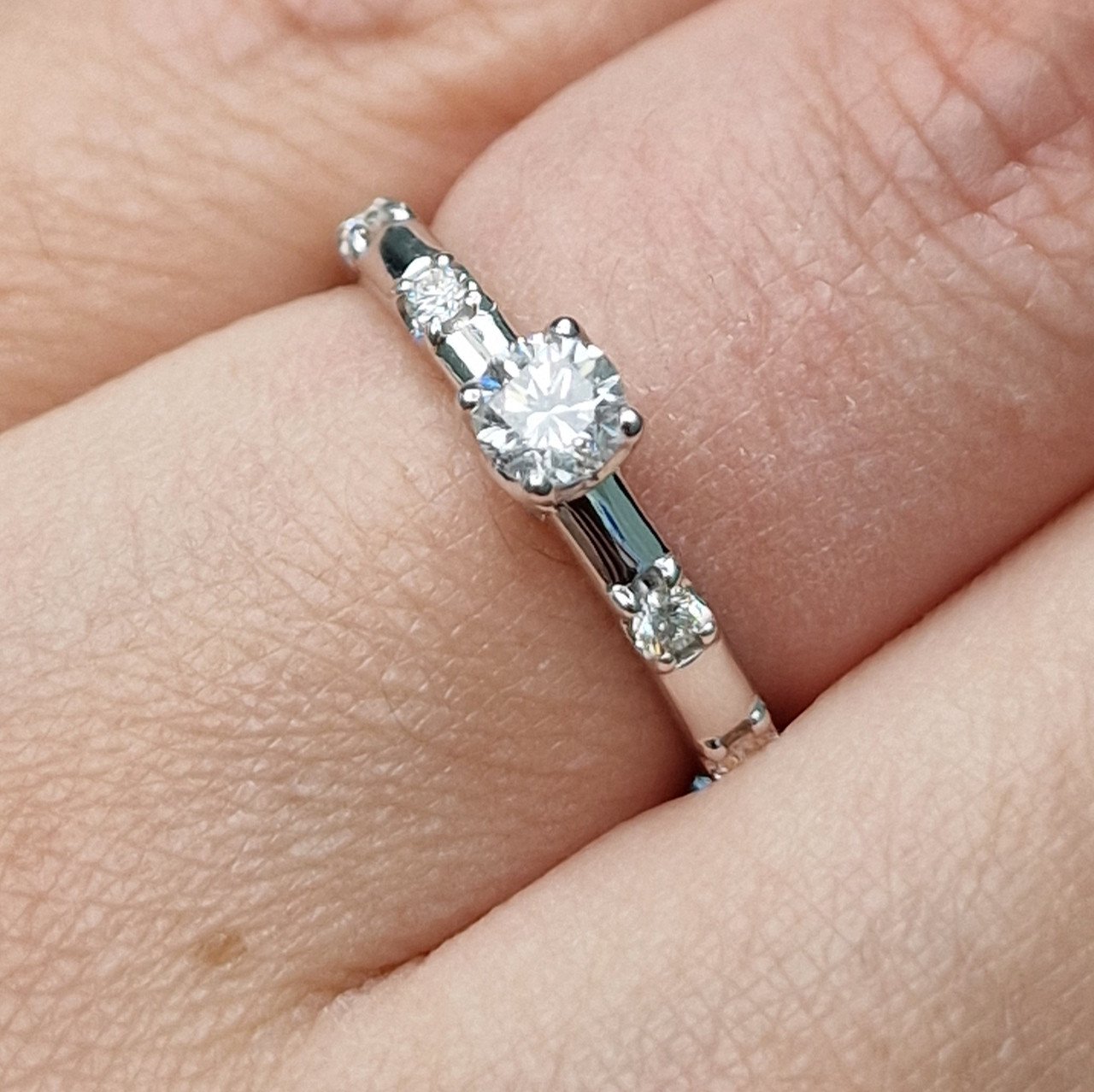 Кольцо Deimantas 102190716 16,5р 3,45гр 0,46ct. купить,NaN