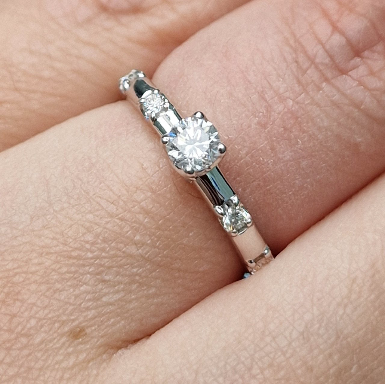 Кольцо Deimantas 102190716 16,5р 3,45гр 0,46ct. купить,NaN