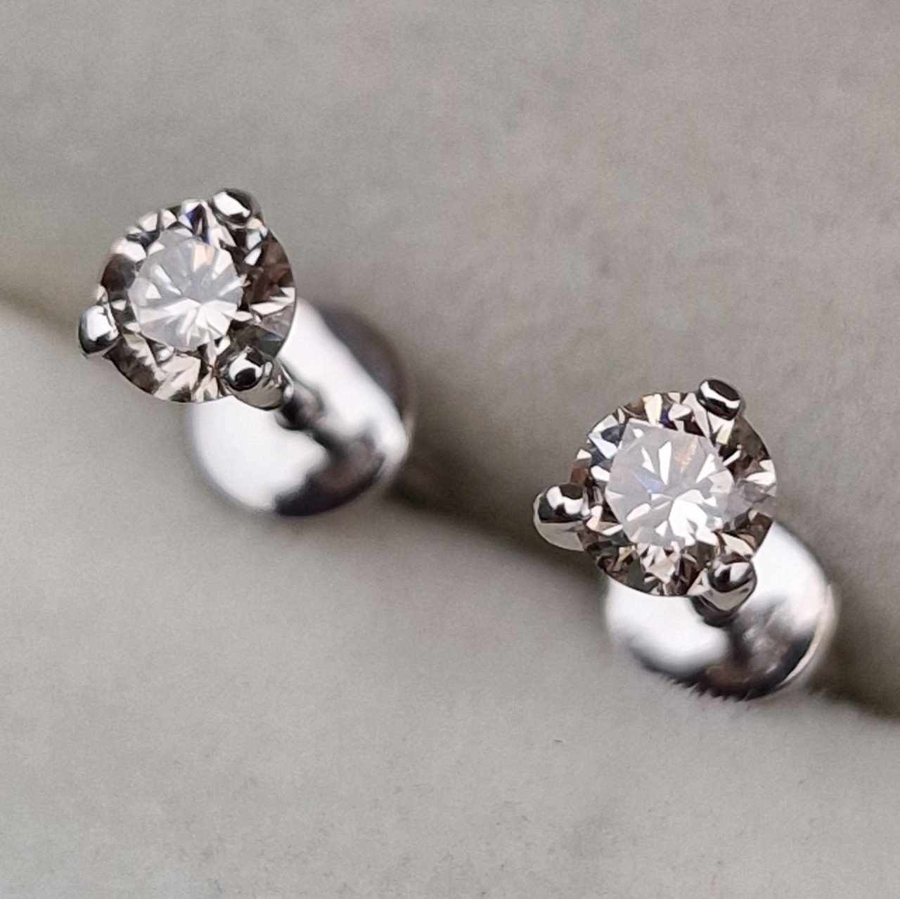 Серьги Deimantas 102191940 1,14гр 0,46ct. купить,NaN