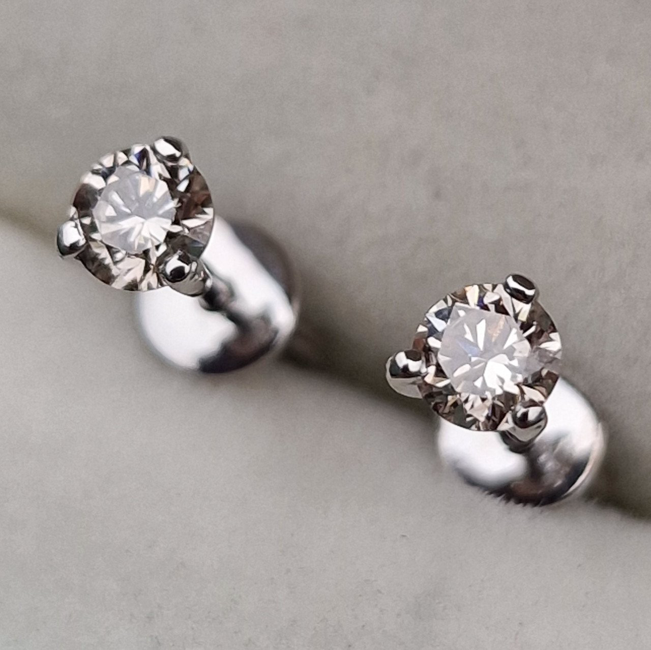 Серьги Deimantas 102191940 1,14гр 0,46ct. купить,NaN