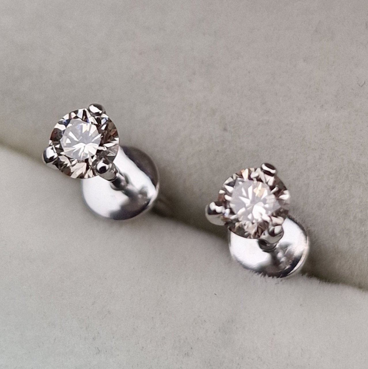 Серьги Deimantas 102191940 1,14гр 0,46ct. купить,NaN