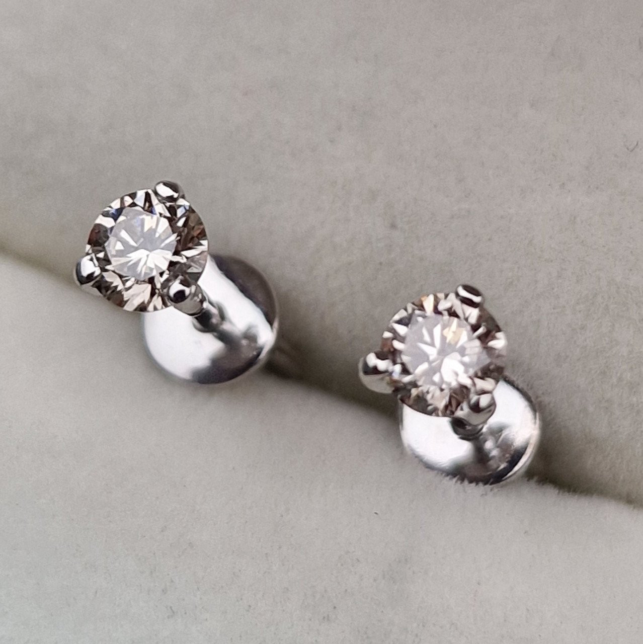 Серьги Deimantas 102191940 1,14гр 0,46ct. купить,NaN