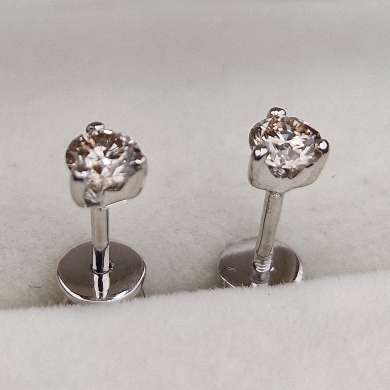 Серьги Deimantas 102191940 1,14гр 0,46ct. купить,NaN